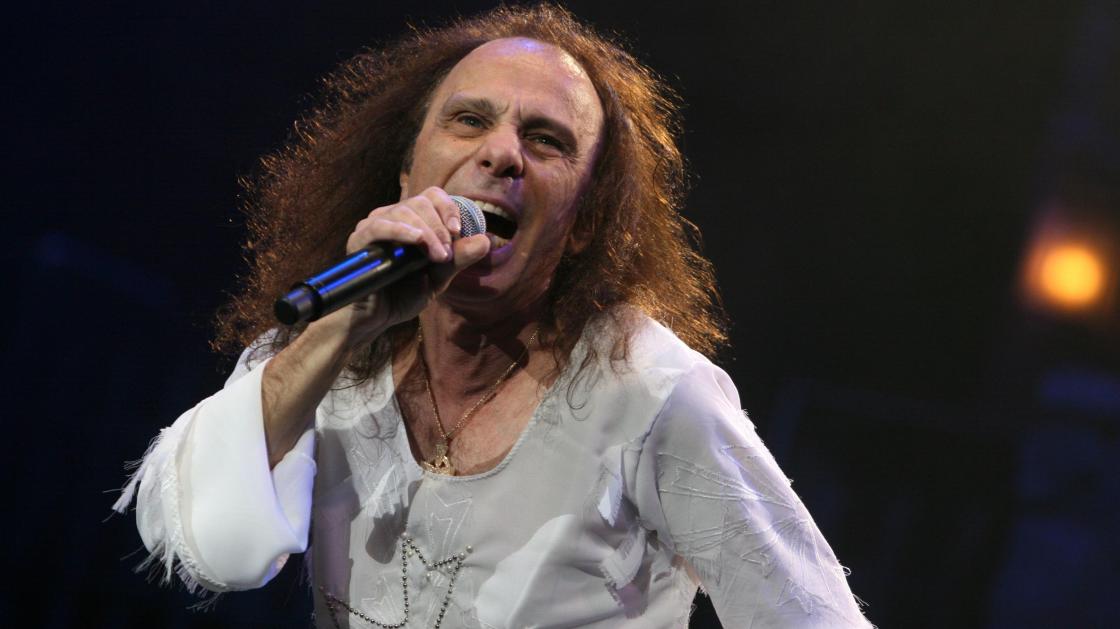 Ronnie James Dion kuolemasta kuusi vuotta - kuuntele kuolemattomat  kappaleet - Musiikki - Voice.fi
