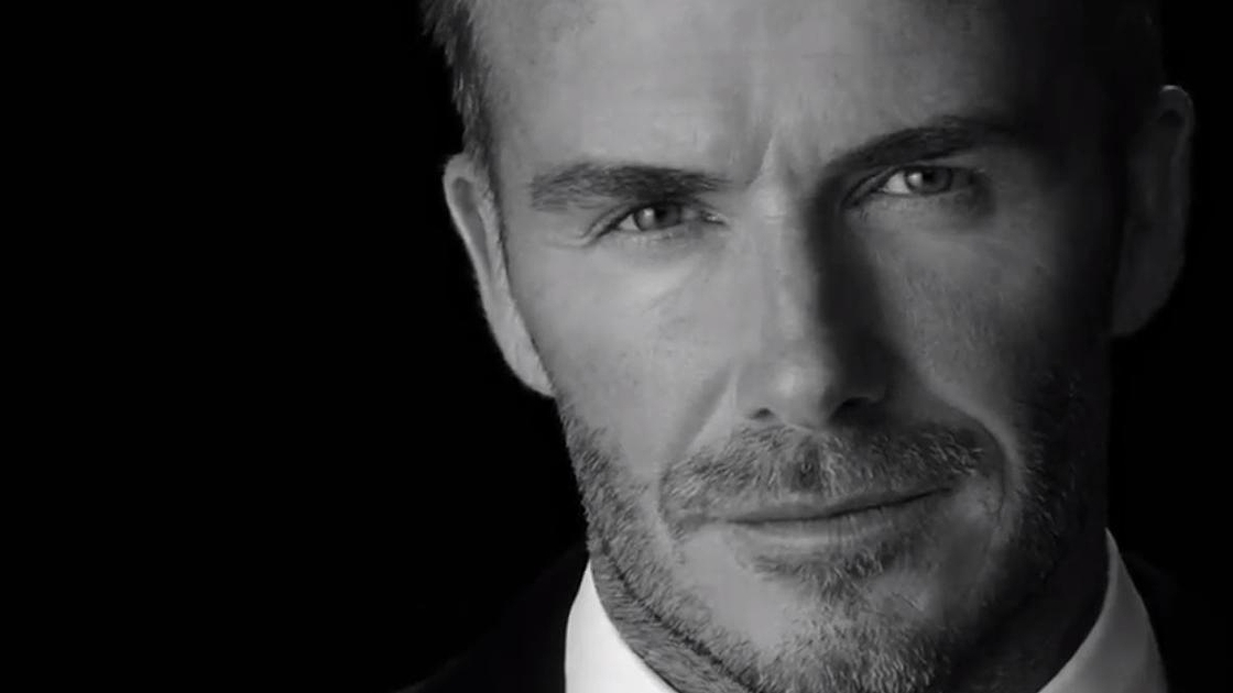 Videolla Beckham kertoo tarinoita omasta elämästä...