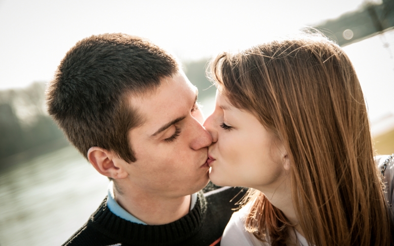 dating 3 viikkoa ei suudella