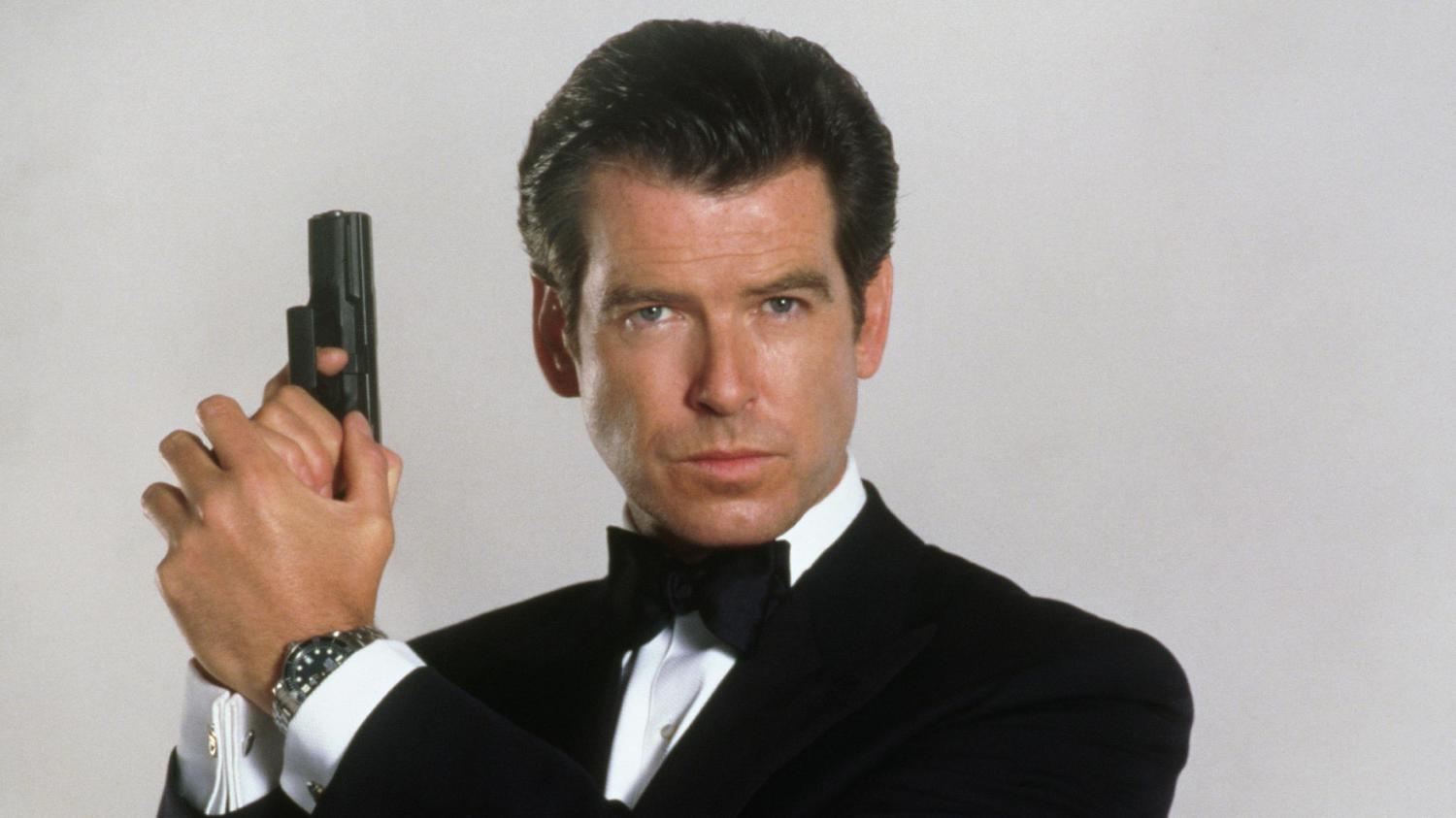 Daniel Craigin edeltäjä oli Pierce Brosnan, joka näytteli Bondia neljässä elokuvassa vuosina 1995–2002.