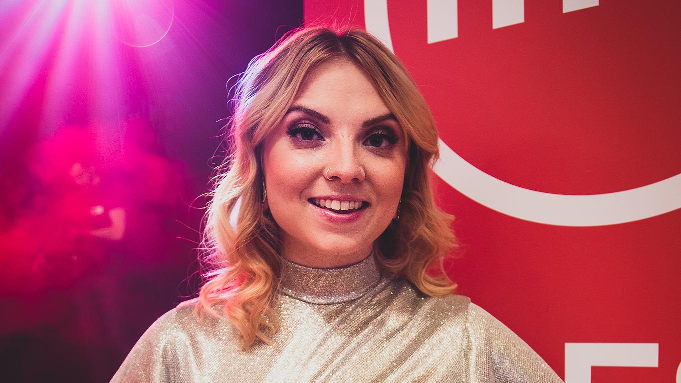 Mustekala paljastui Veronica Verhoksi.