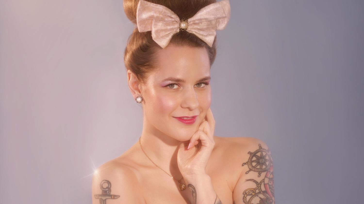 Ina Mikkola muistetaan muun muassa Ina Mikkolan Tilipäivä -ohjelmasta.