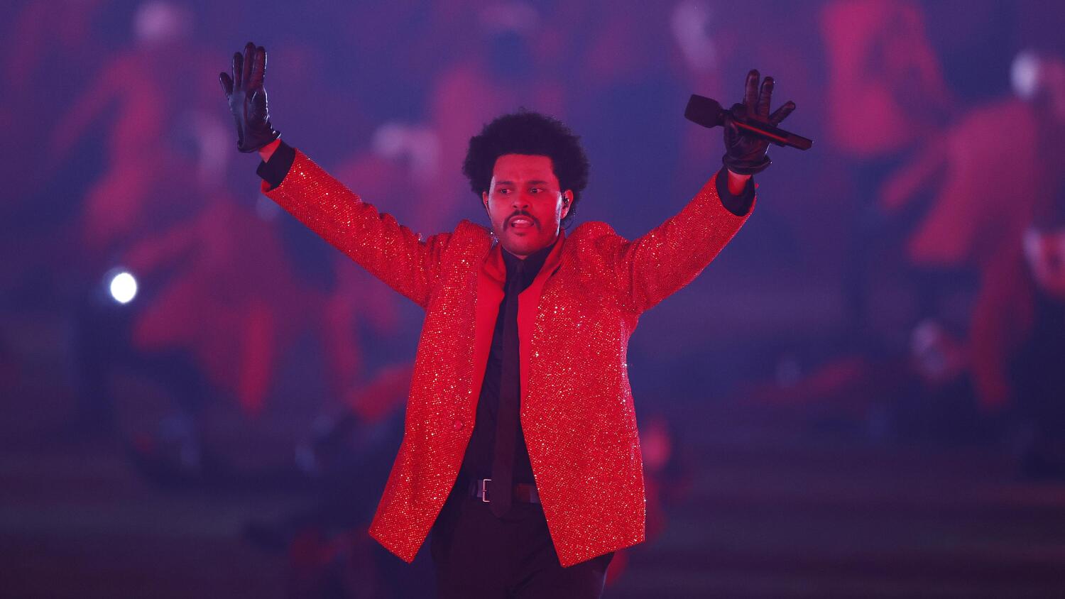 The Weeknd on julkisesti pohtinut vaihtavansa nykyisen artistinimensä The Weekndin Abeliksi.