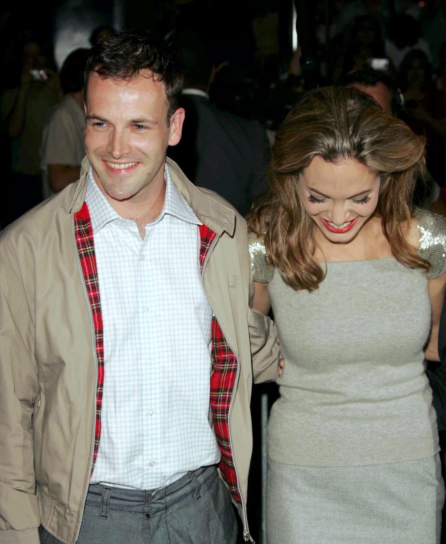 Jonny Lee Miller ja Angelina Jolie vuonna 2005.