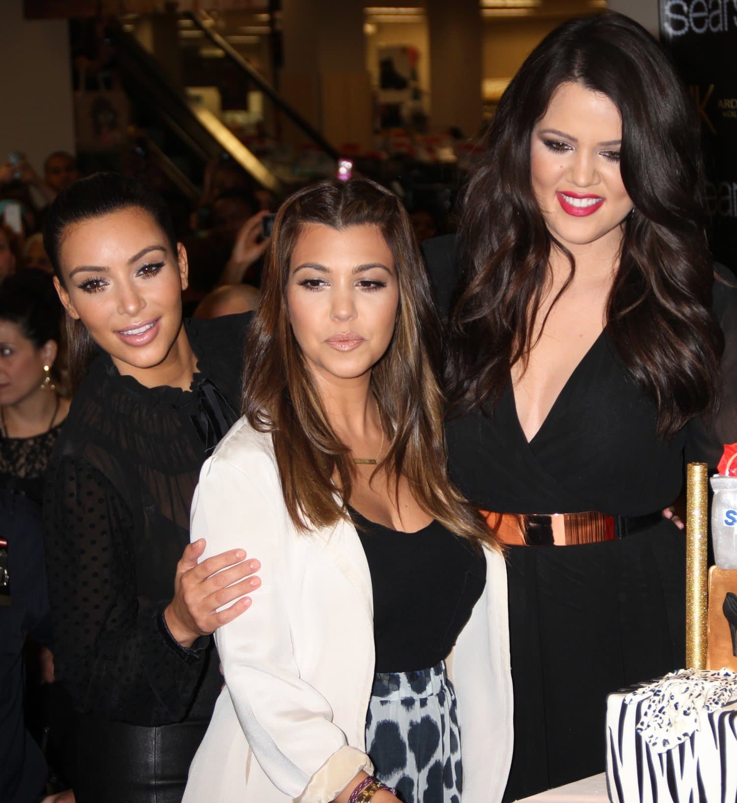 Kim, Kourtney ja Khloé Kardashian vuonna 2012