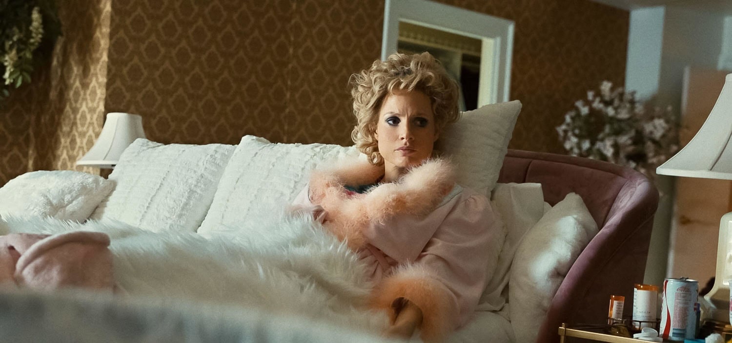 Jessica Chastain Tammy Faye Bakkerin roolissa