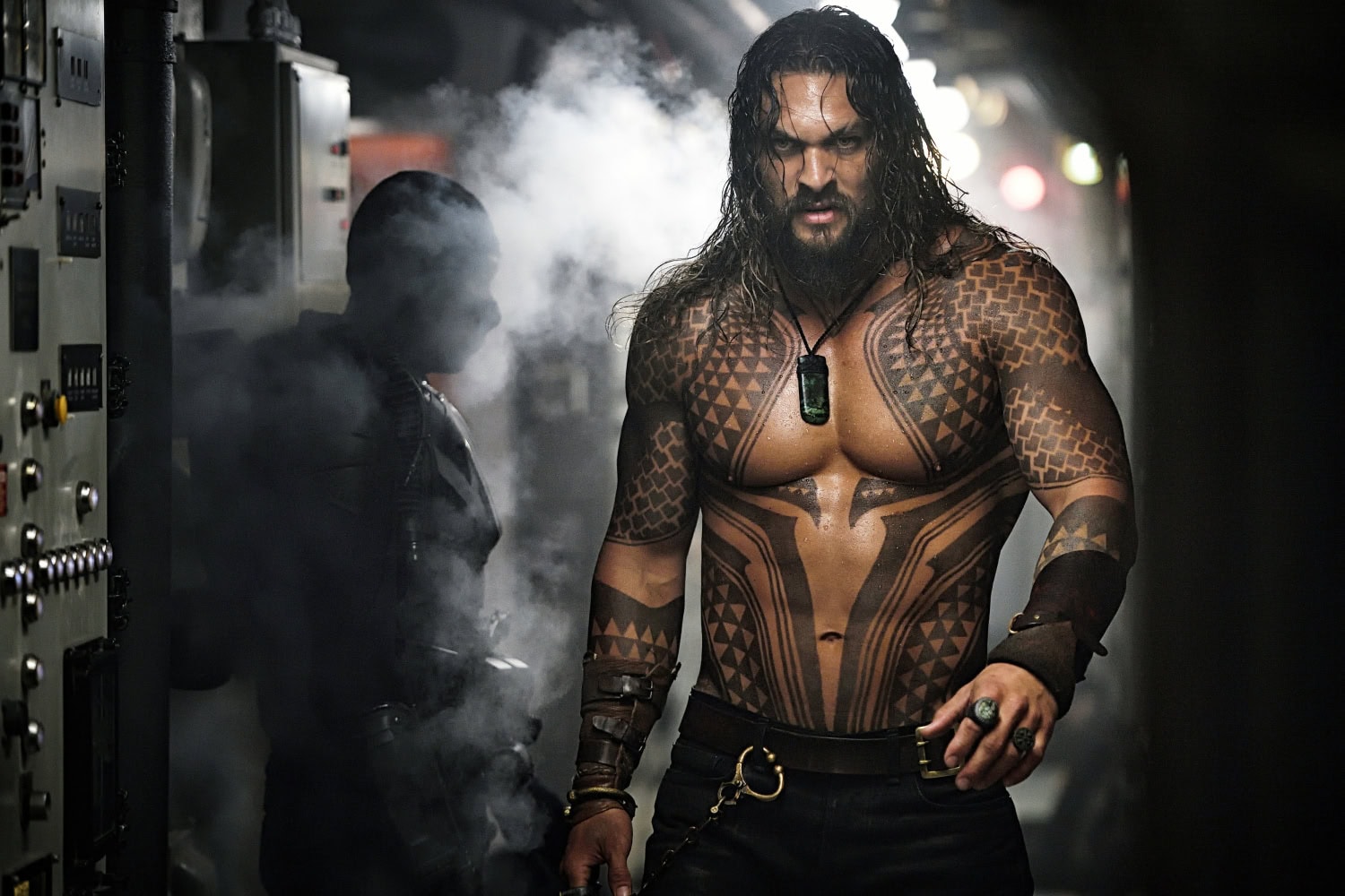 Jason Momoa Aquaman-roolissaan.
