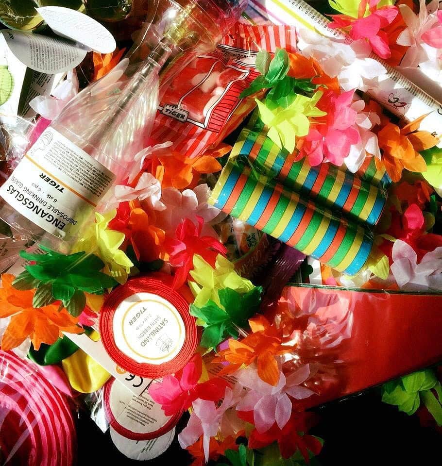 Esimerkki Lehmosen vappukoristeista.