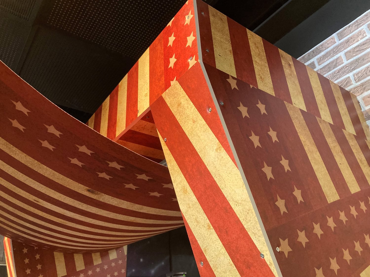 Big Brother -talo on täysin uudistunut. Julkaisemme ensimmäiset maistiaiset uuden kauden sisustuksesta.