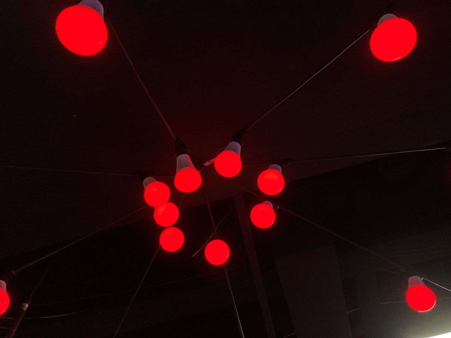 BB-talo pitää sisällään monenlaista valaistuselementtiä.