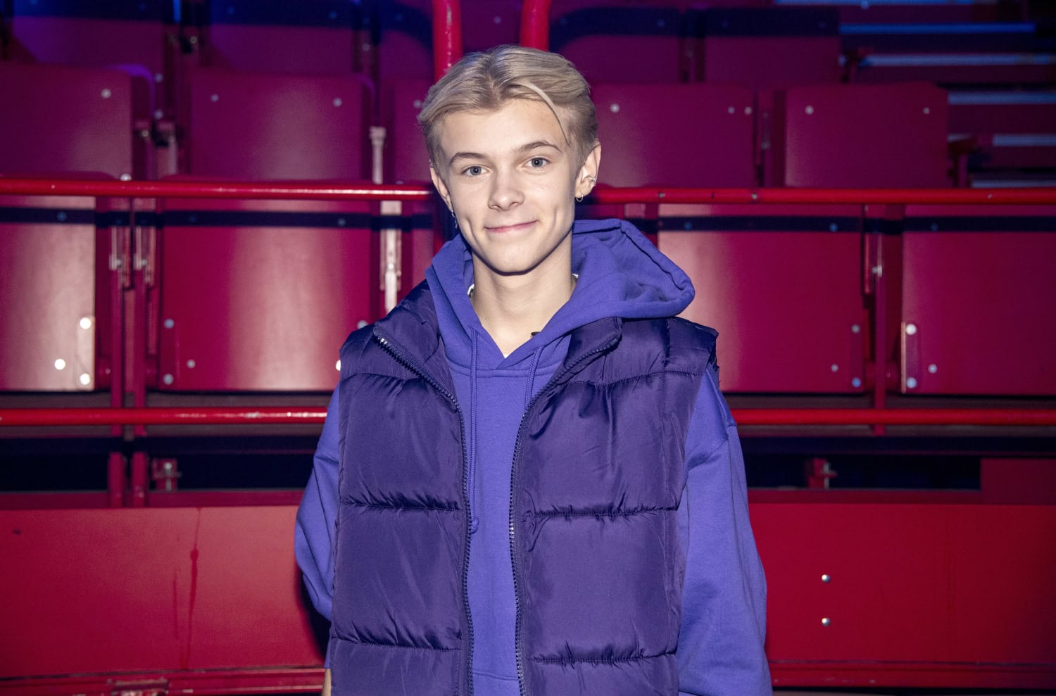 Theoz kilpailee Melodifestivalenissa kappaleella Som du vill.