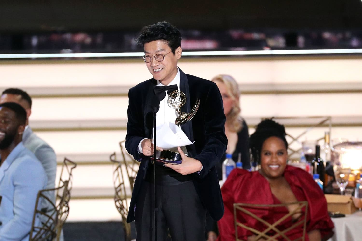 Parhaan draamaohjauksen palkinto meni Netflixin ennätyksiä rikkoneelle Squid Game -sarjan ohjanneelle hwang dong-hyuklle.