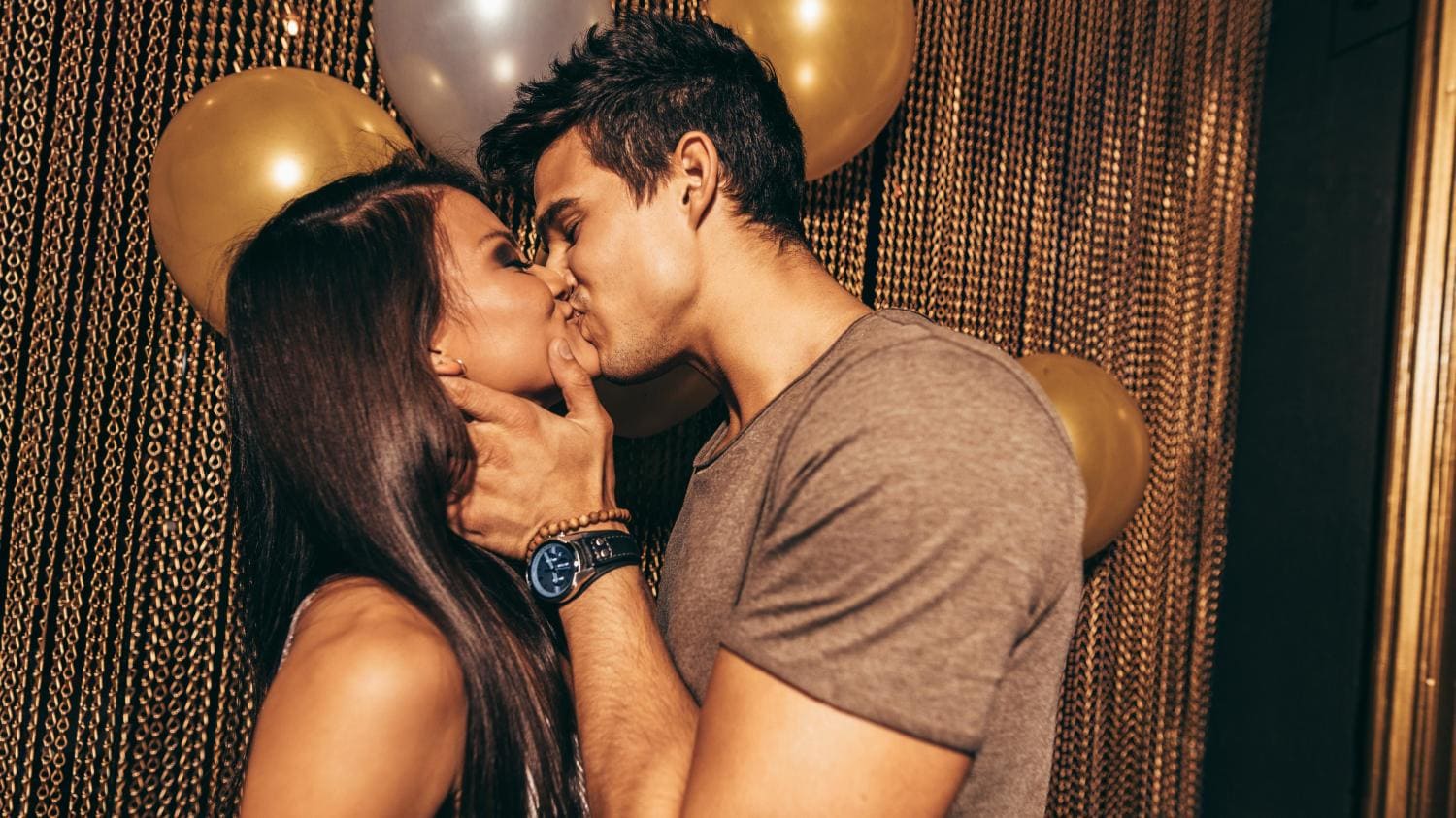 Ihastuksen paljastaminen parhaalle ystävälle voi olla monelle erittäin jännittävä tilanne.