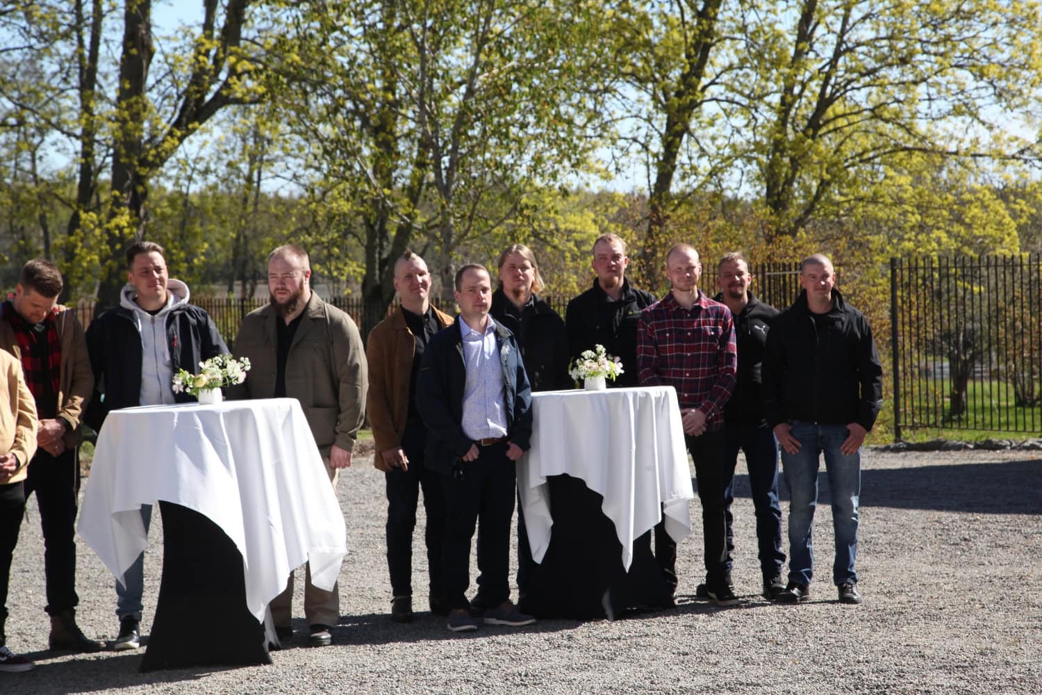 Aleksi nähdään kuvassa toisena vasemmalta.