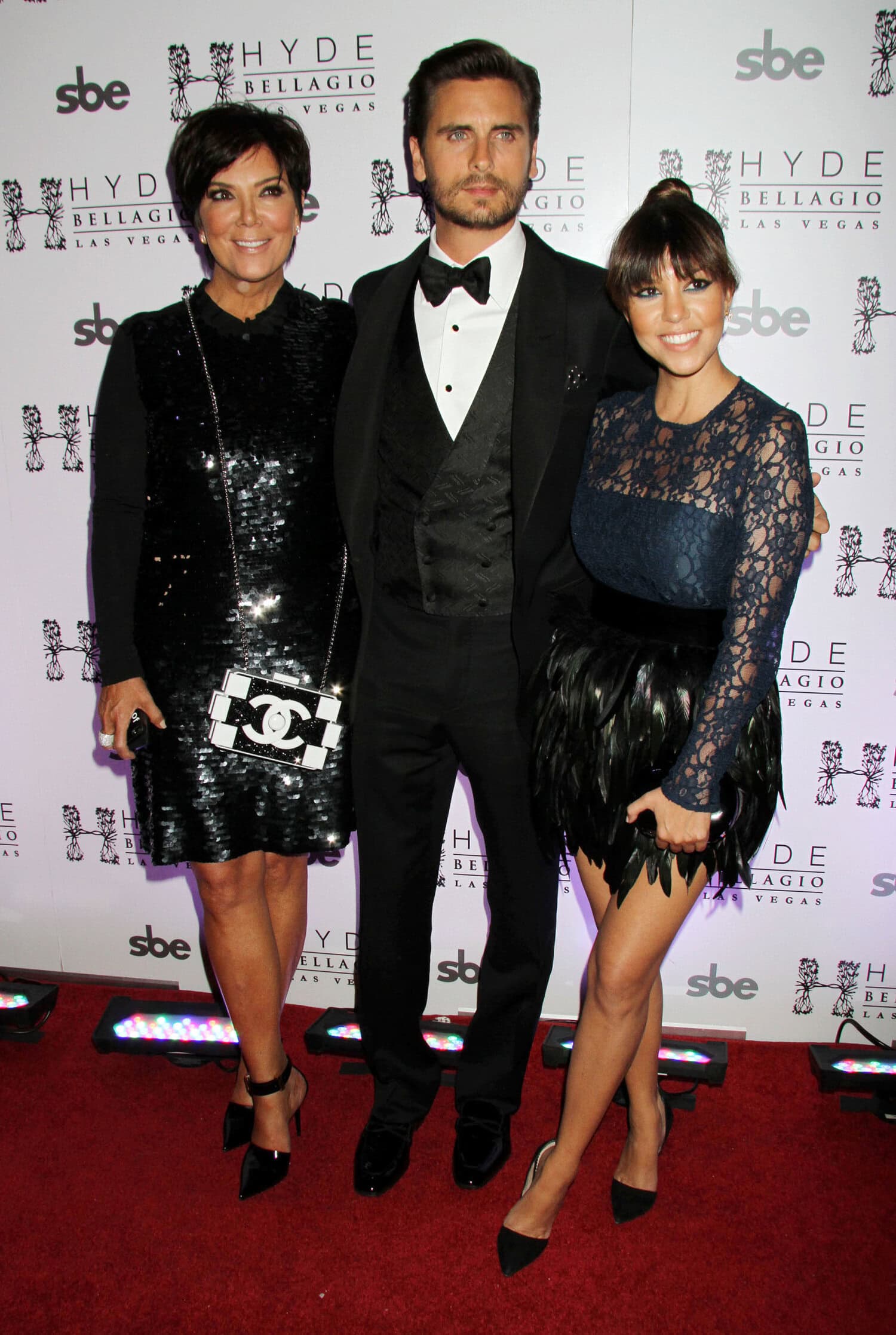 Kris Jenner käytti Lego-palikan muotoista käsilaukkua vuonna 2013.