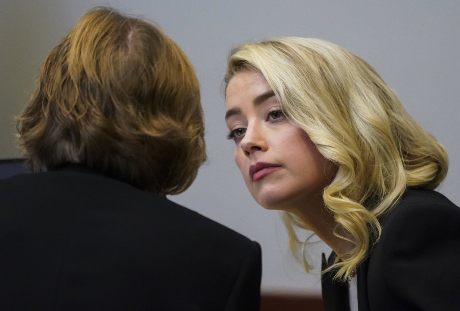 Amber Heard on syyttänyt Johnny Deppiä muun muassa väkivaltaisuudesta.