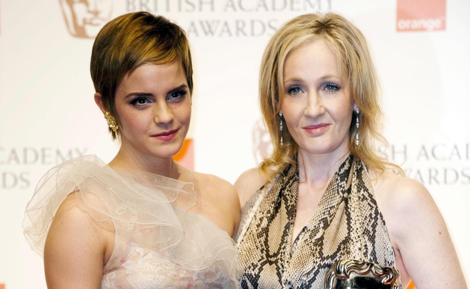 Näyttelijä Emma Watson on sanonut, että hän suostuu palaamaan Hermione-rooliinsa, jos Harry Potter -kirjasarjan kirjoittaja JK Rowling ei ole tuotannossa mukana.