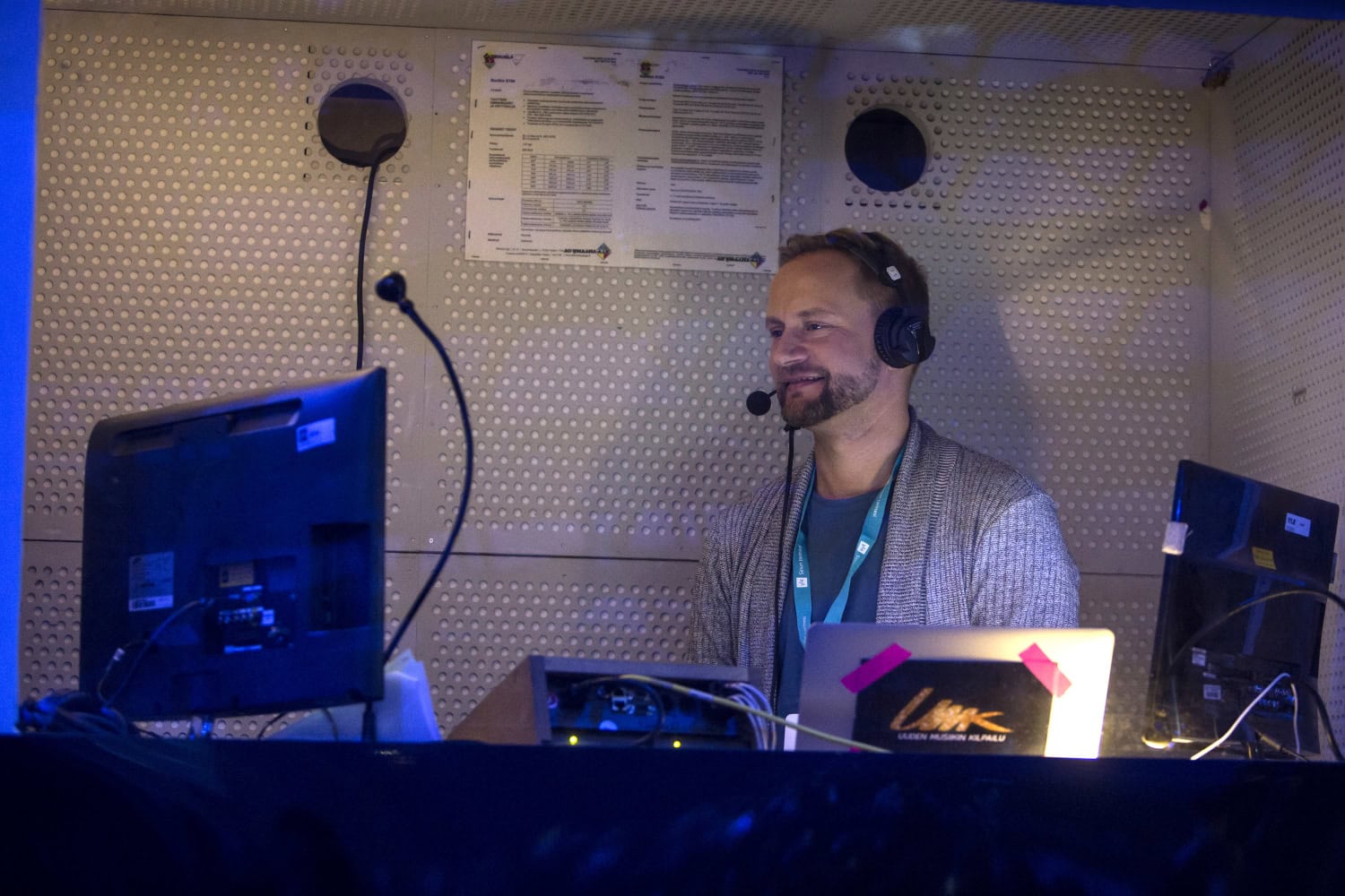 Mikko Silvennoinen on selostanut myös UMK:ta. Kuva vuoden 2017 kenraaliharjoituksista.