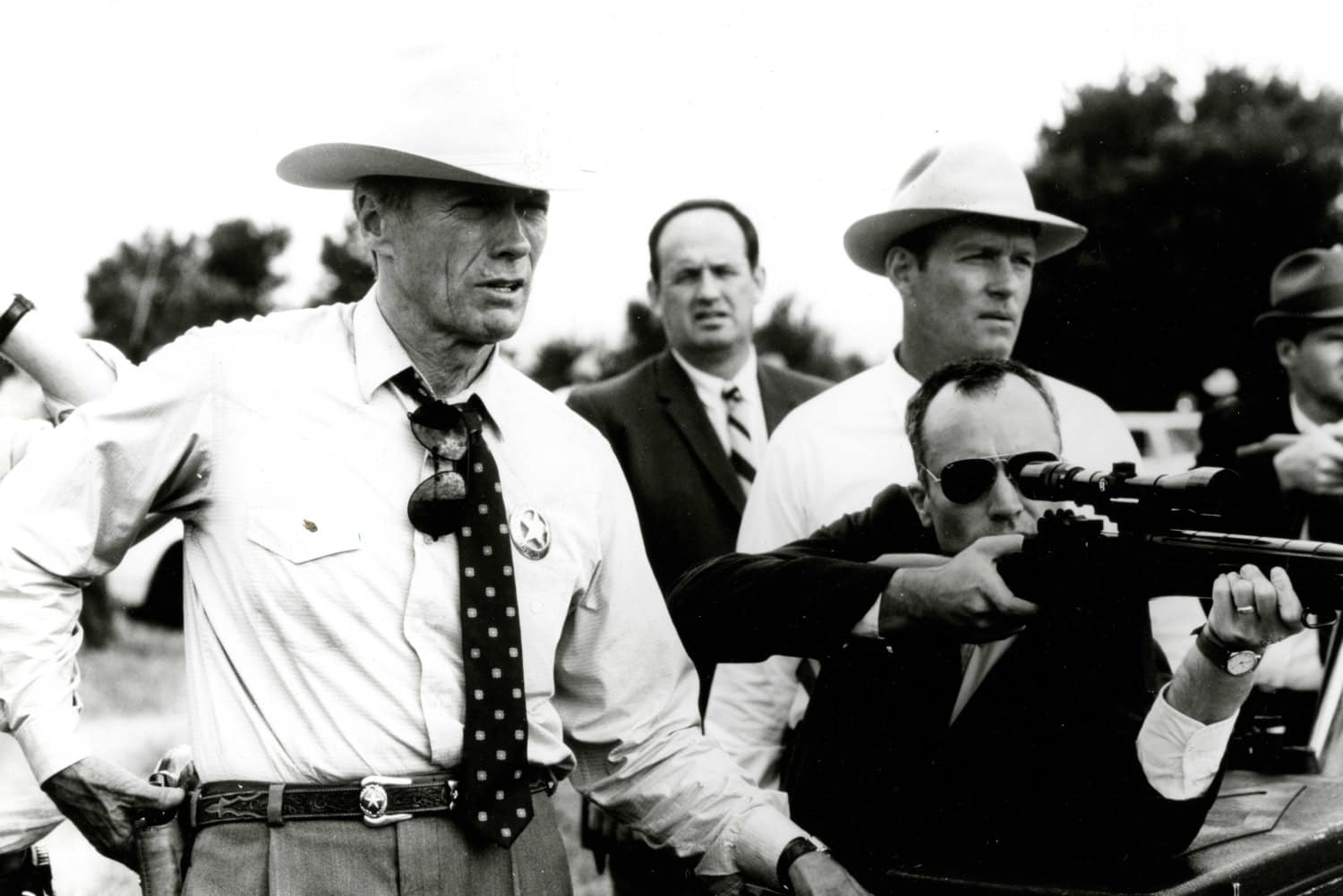 Clint Eastwood (vas.) näyttelee itsekin elokuvassa.