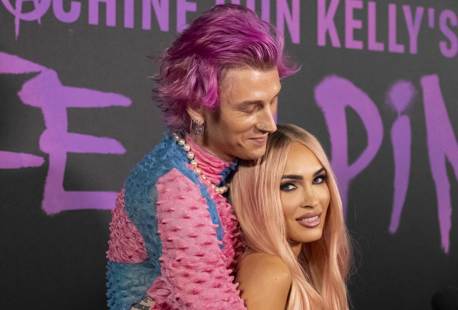 Machine Gun Kelly kertoo Life in Pink -dokumentissa muun muassa, miten suuri vaikutus Megan Foxilla on ollut hänen elämässään.