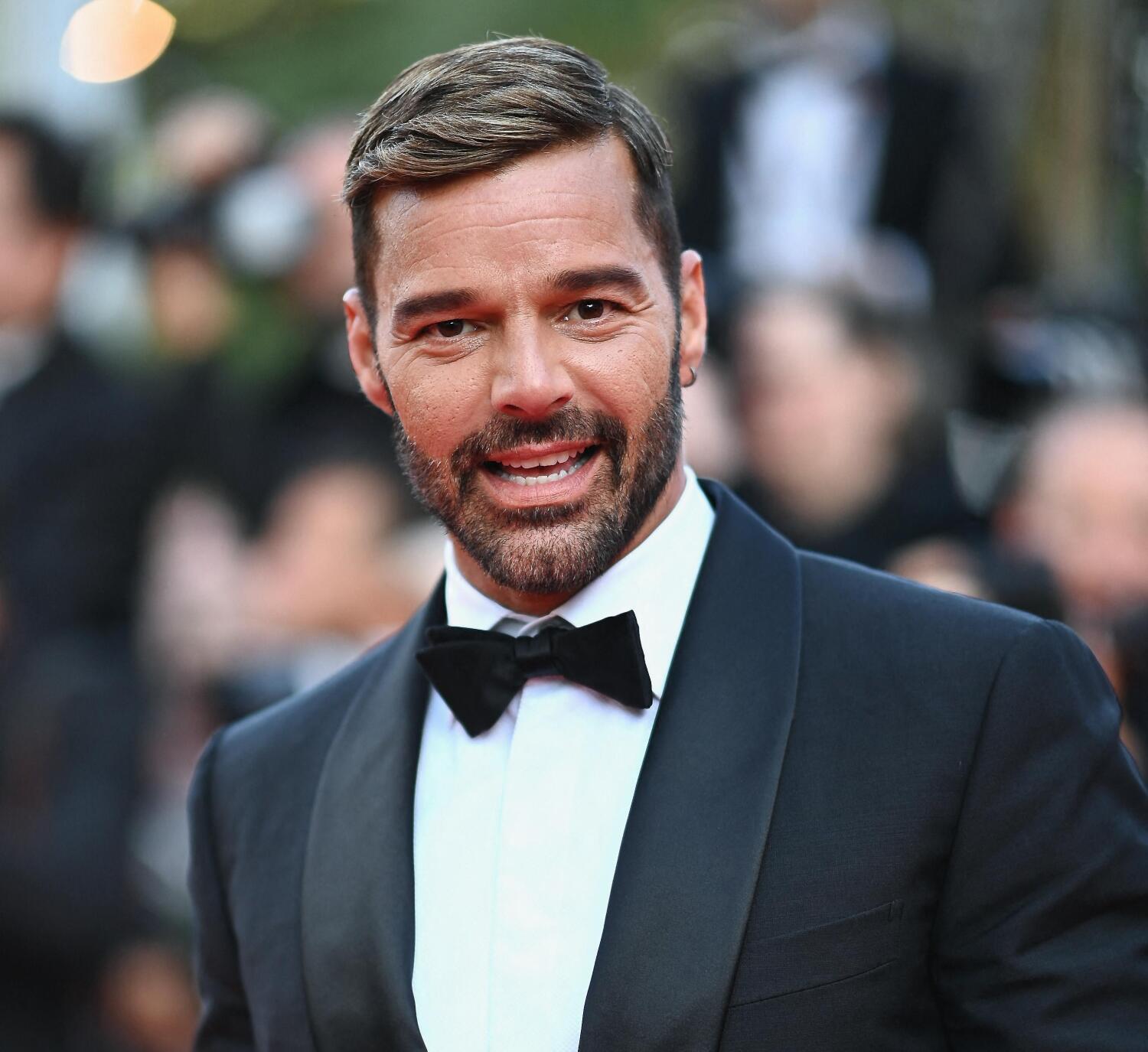 Ricky Martinin entinen manageri Rebecca Drucker syyttää artistia maksamattomista proviikoista, eli sopimusrikkomuksesta.