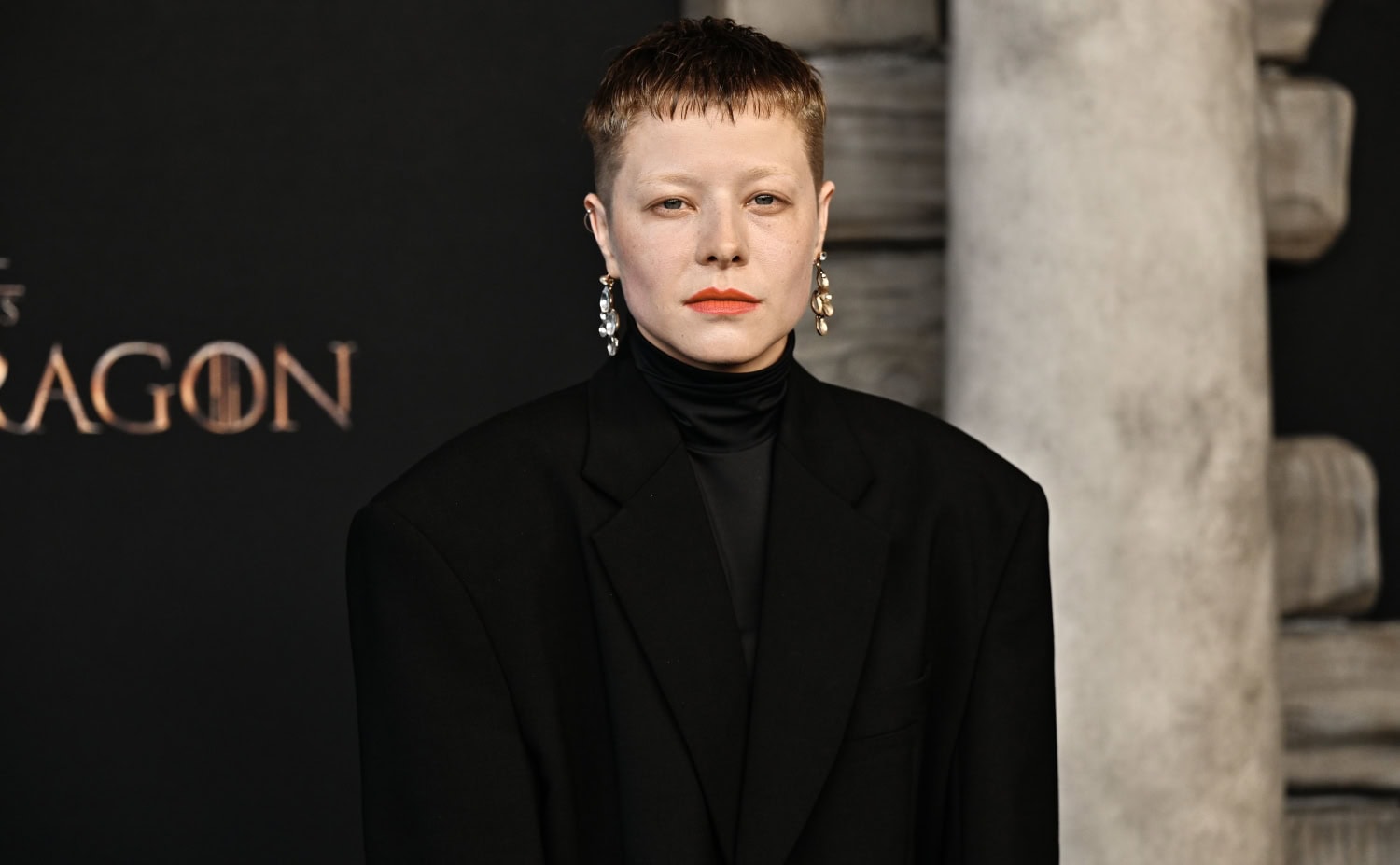 Aikuista Rhaenyra Targaryenia näyttelee Emma D'Arcy.