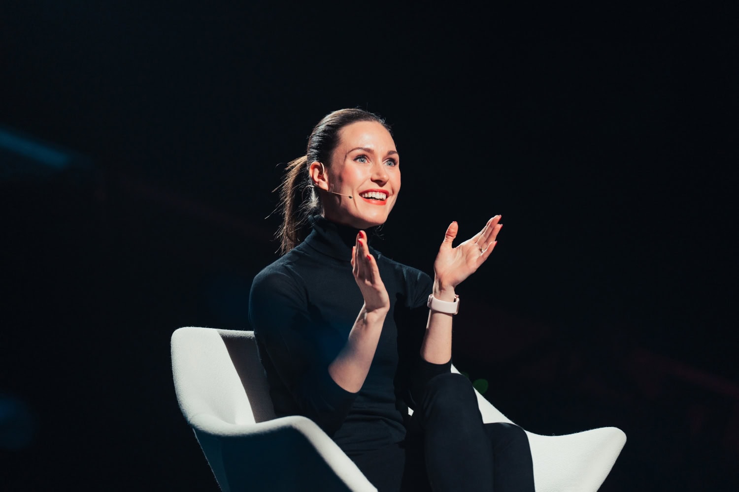 Sanna Marin yllätetään ohjelmassa.