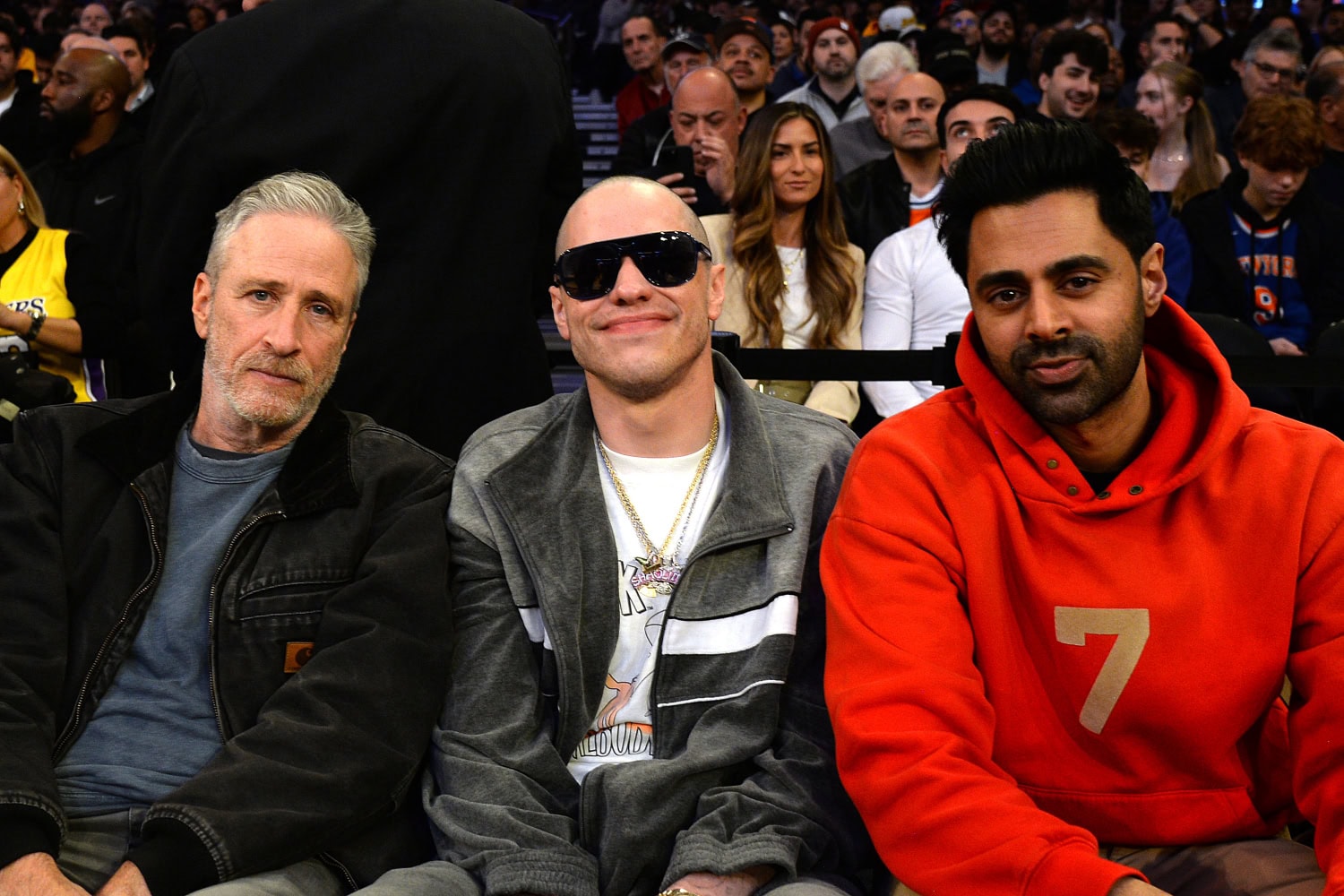 Davidson nautti pelistä yhdessä koomikko Jon Stewartin ja Hasan Minhajin kanssa.