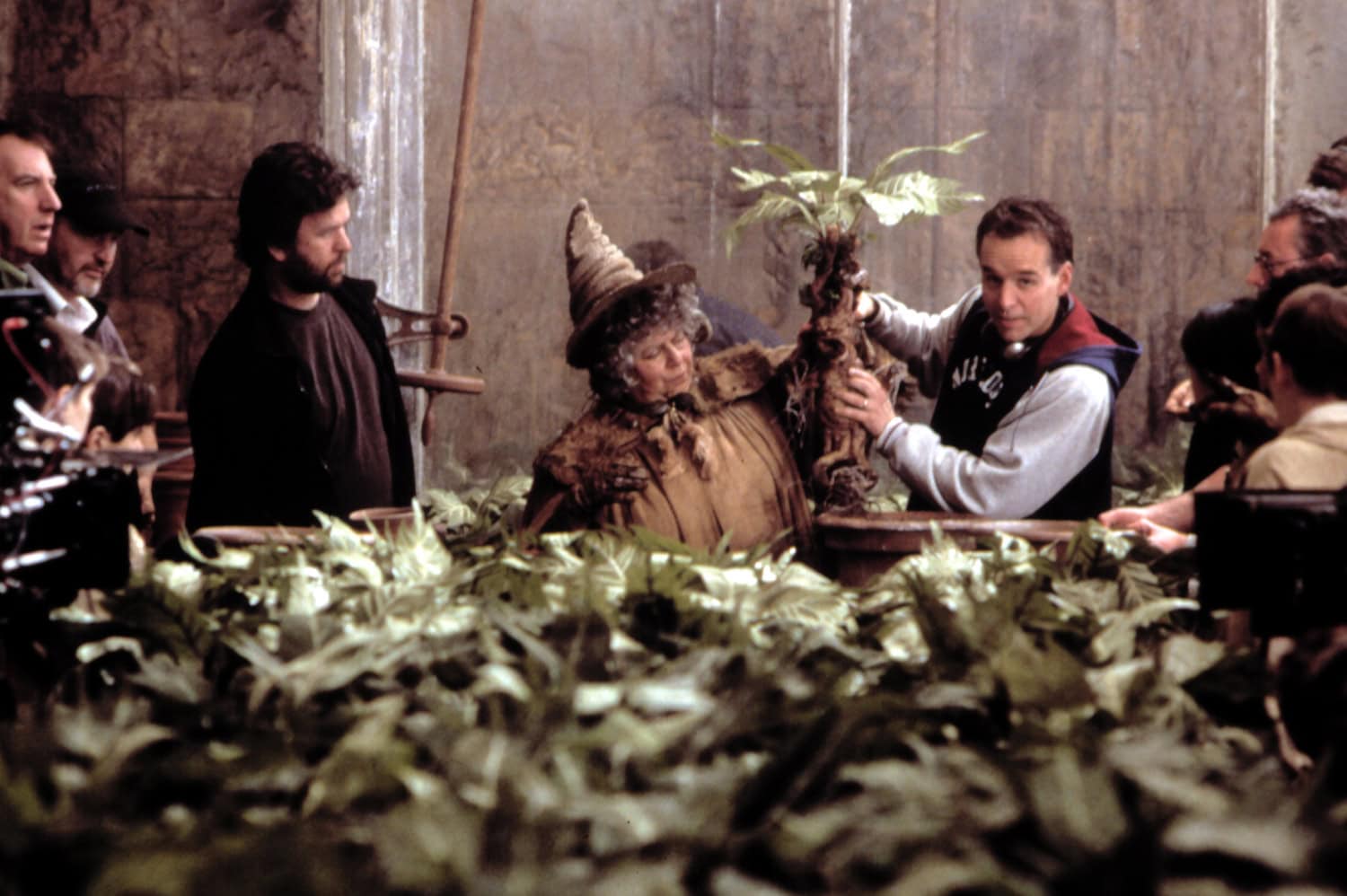 Margolyes Verso-hahmona kuvassa keskellä.