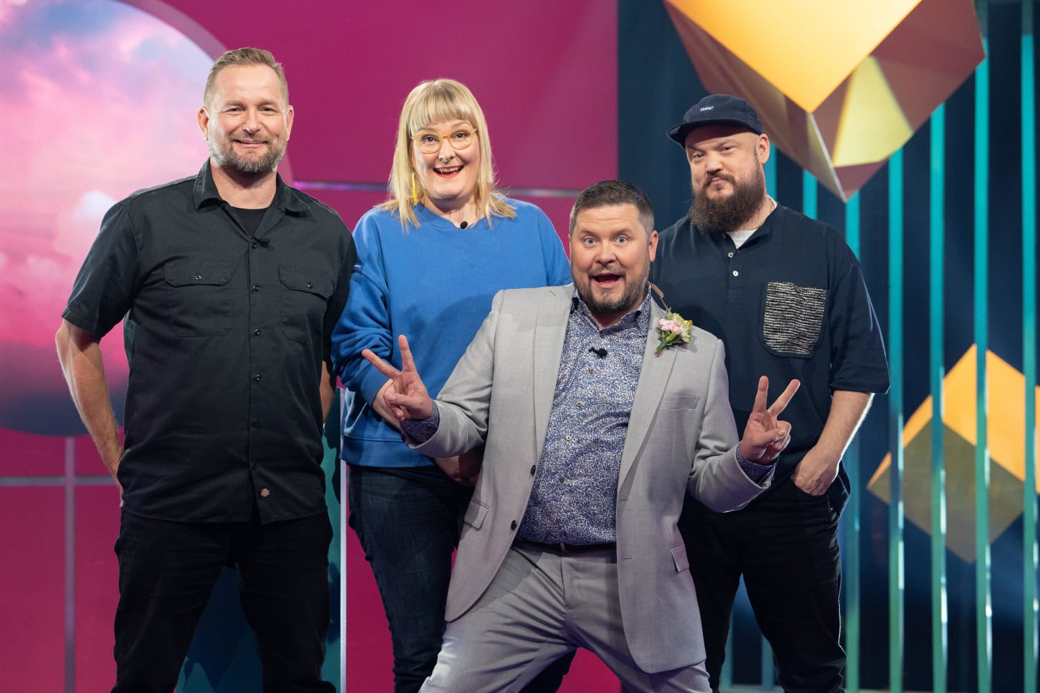 Kuutamolla-ohjelmassa arvaillaan, mitkä vieraiden tarinoista pitävät paikkansa.