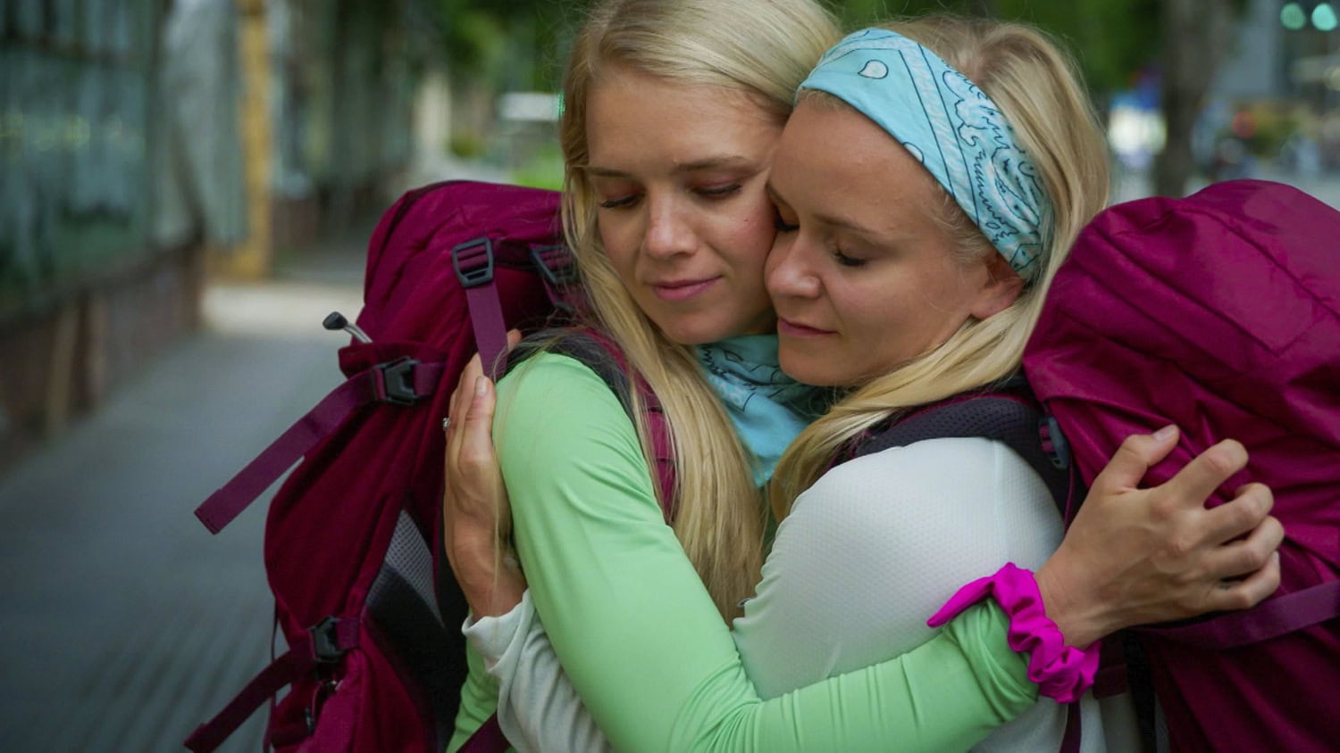 Lotta ja Noora Hintsa joutuivat jättämään leikin kesken.