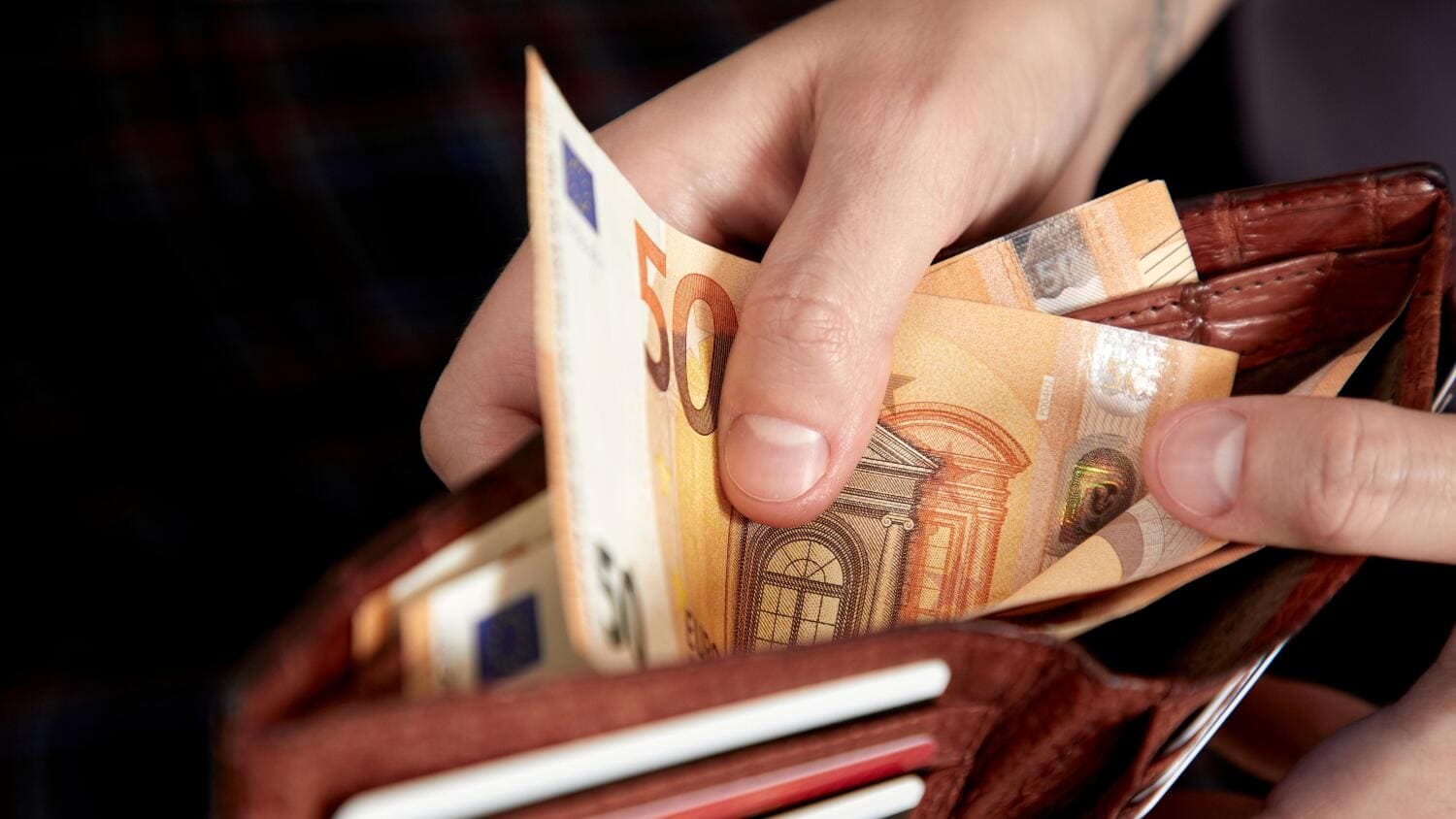 Asuntoon ei kannata päästää tuntemattomia.