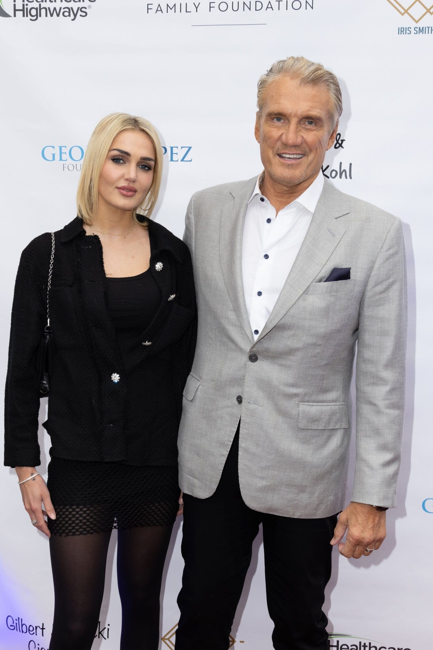 Emma Krokdal ja Dolph Lundgren punaisella matolla.