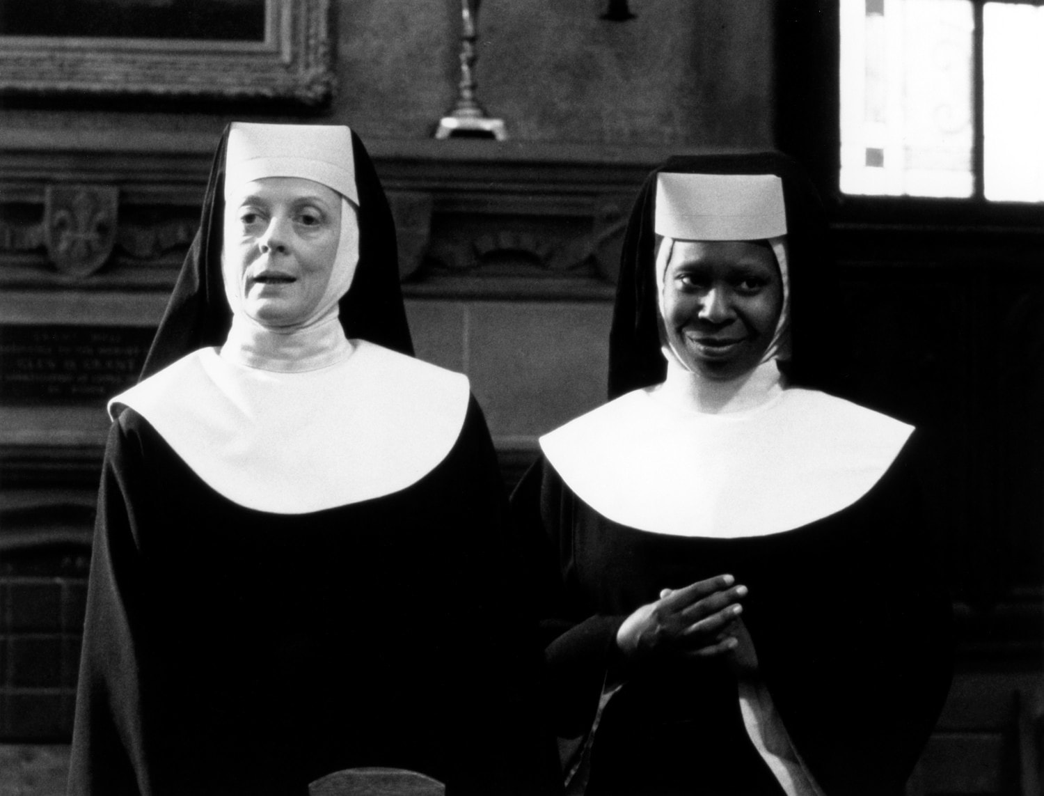 Maggie Smith ja Whoopi Goldberg Nunnia ja konnia -elokuvassa
