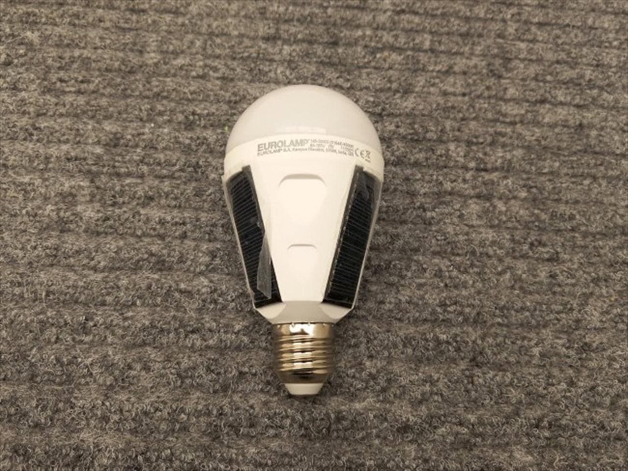 Kuvan lamppua ei pidä käyttää.