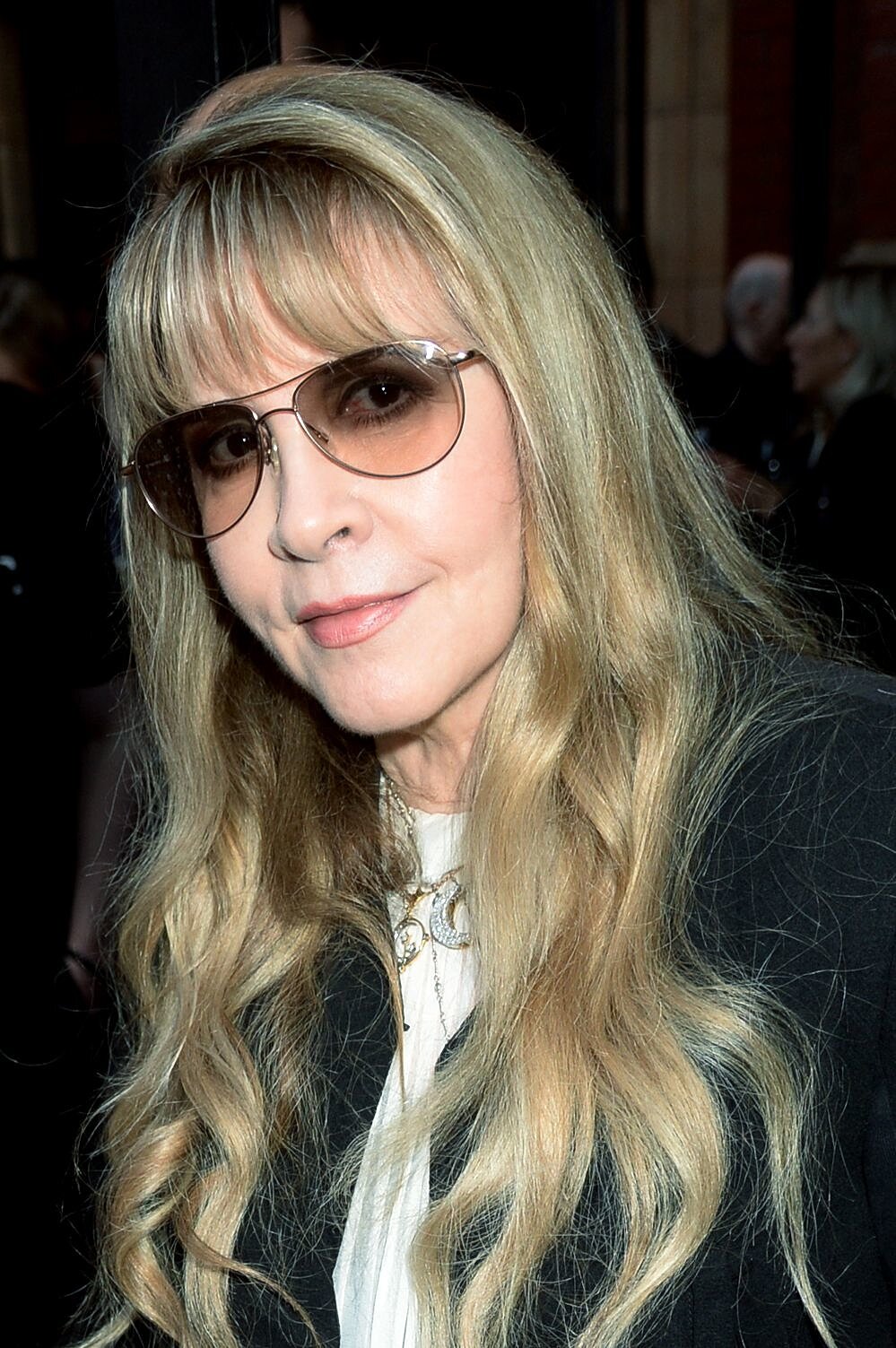 Stevie Nicks on yhdysvaltalainen rocklaulaja ja lauluntekijä. Hänet tunnetaan Fleetwood Mac -yhtyeen laulajana, sekä menestyksekkään soolouransa parista.