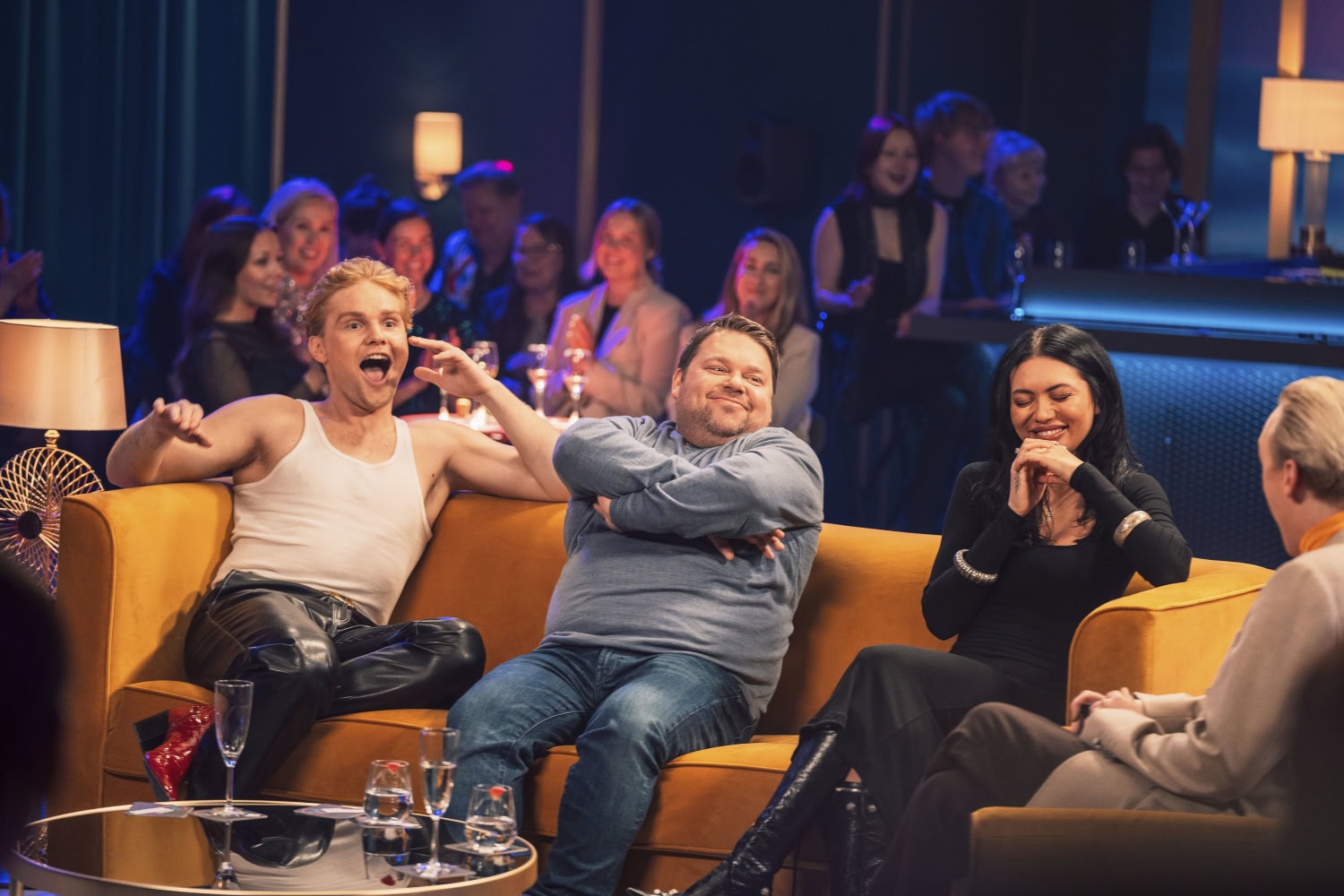 Christoffer Strandberg Show'n ensimmäinen kausi pyörii keskiviikkoisin klo 21 Nelosella ja Ruudussa.