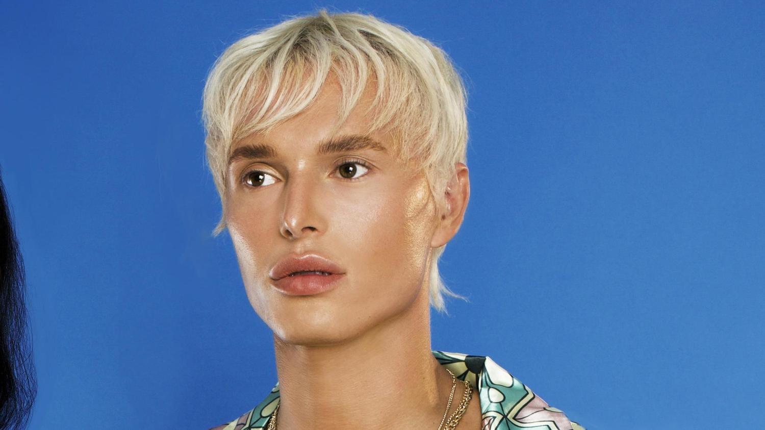 Hilman tunnetaan somen ja realityohjelmien lisäksi myös podcast-juontajana.