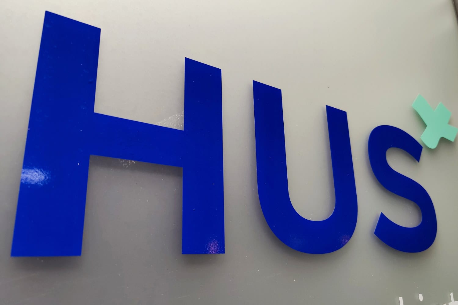 Husin mukaan suurimmat toimintojen muutokset kohdistuvat konsernihallintoon, tietohallintoon ja tukipalveluihin.