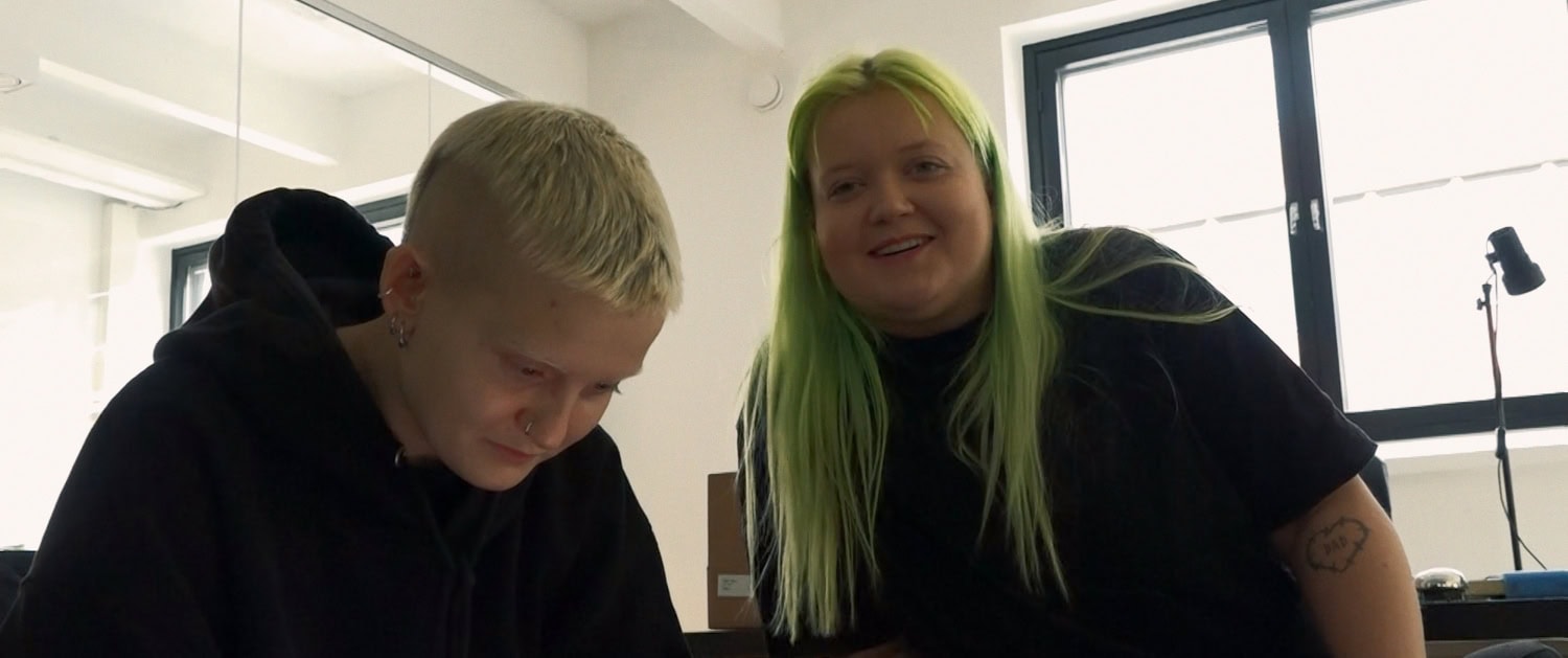 Elokuvassa nähdään, kun Ano päättää jättäytyä Alman kiertueilta pois.