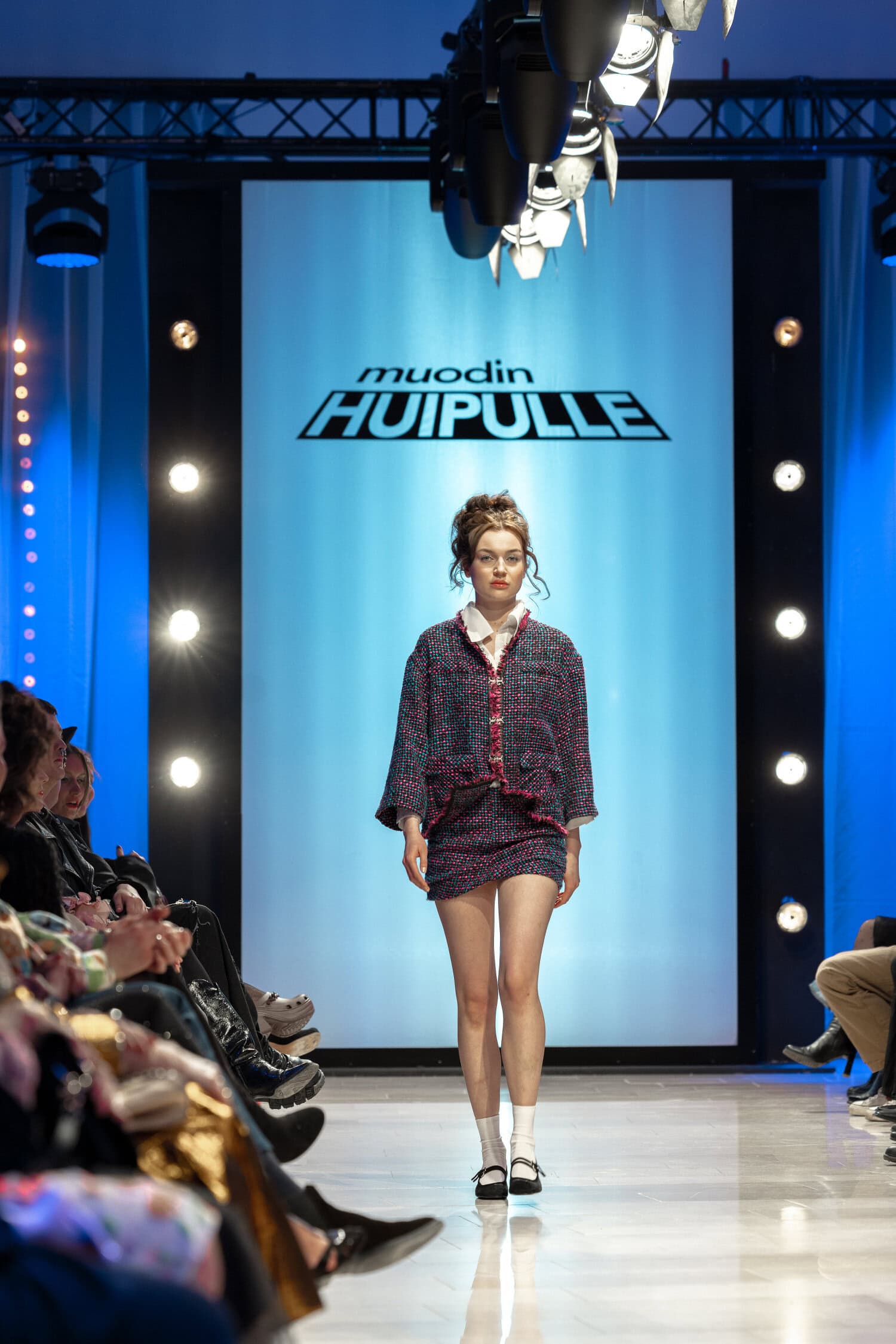 Hämäläinen halusi tuoda mallistoonsa muodin historian eri kerroksia ja ylistää kaikkea tyttömäistä.