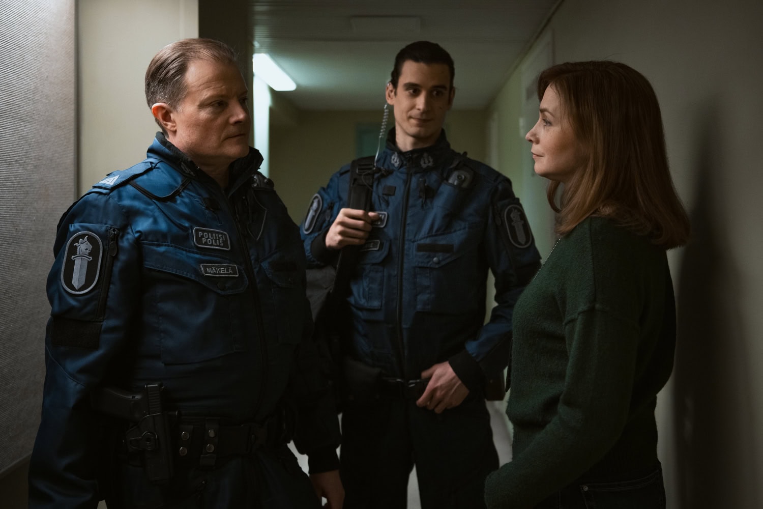 Leena Pöysti on näytellyt sarjassa myös alusta asti. Alex Anton hyppäsi sarjaan mukaan viidennellä kaudella.