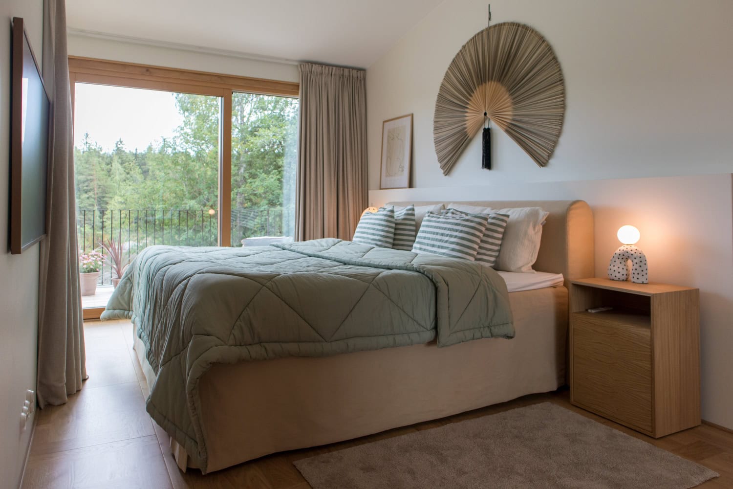 Åkerblomit ovat halunneet panostaa selkeisiin linjoihin, joihin on lisätty pieniä harkittuja yksityiskohtia.