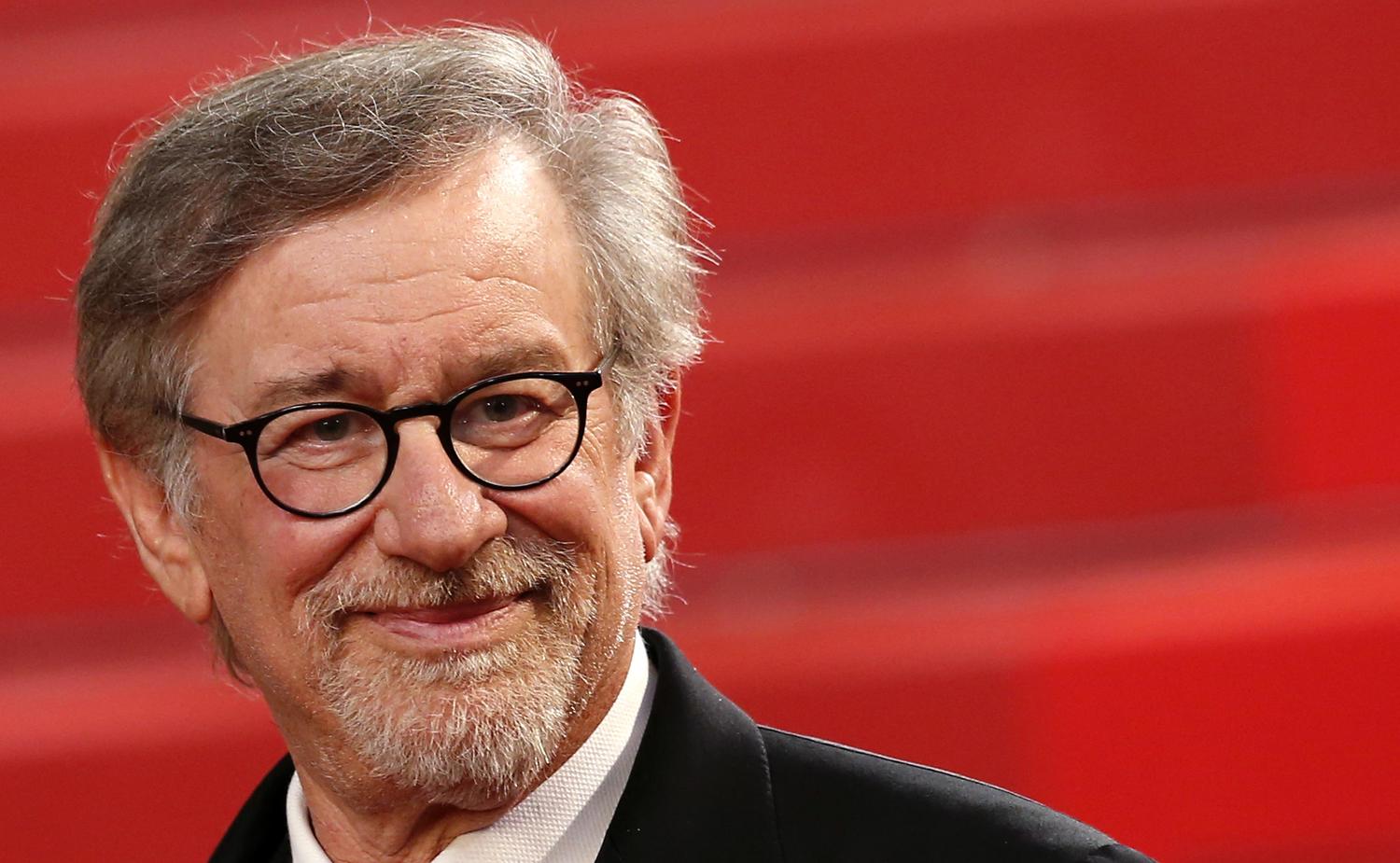 Ohjaaja Steven Spielberg.
