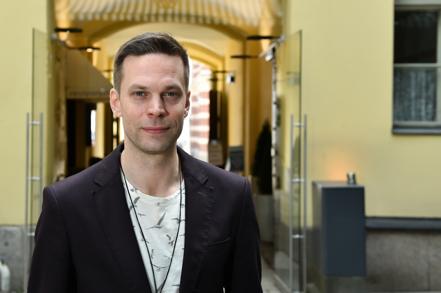 Mikko Nousiainen näyttelee myös Rauhantekijä-sarjassa.