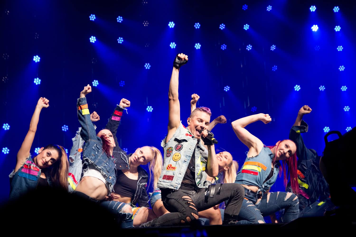 Antti Tuiskun räväkät keikat palkitaan nykyään 50 000 euron palkkiolla.