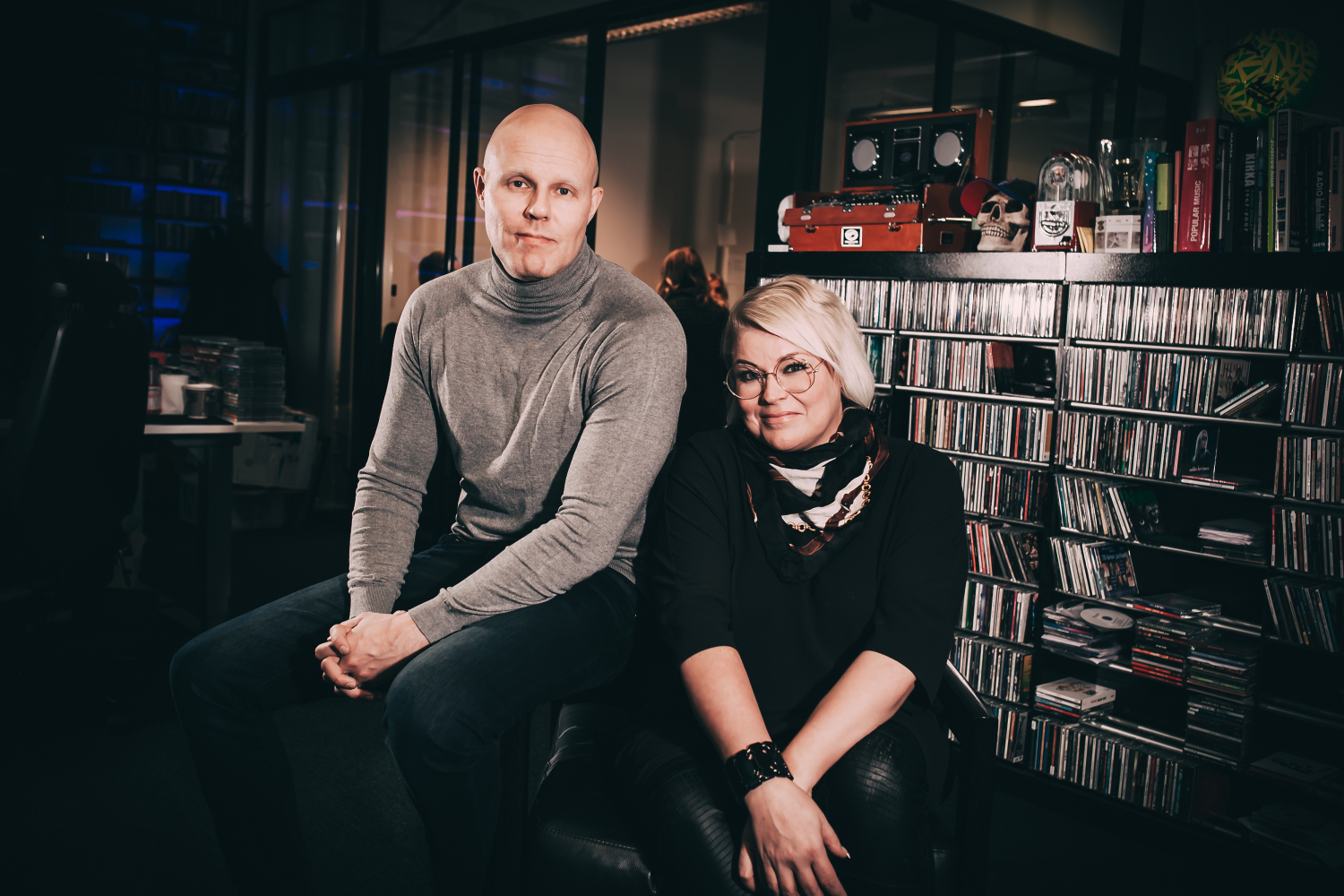 Radio Novan Aamun Aki ja Minna herättävät kuulijat hyväntuulisesti.