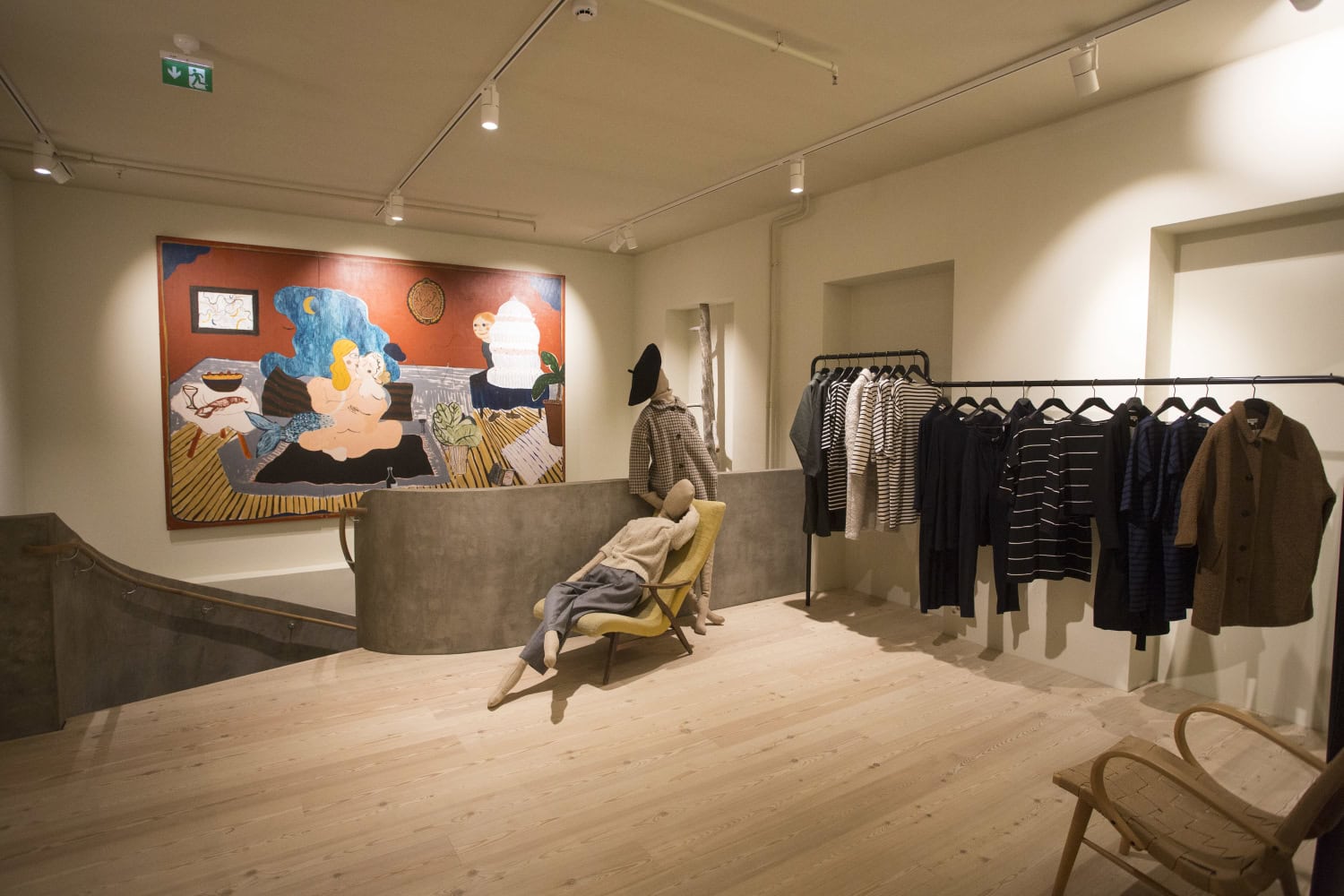 Samujin viimeisin liike sijaitsi Kämp Galleriassa Helsingin ydinkeskustassa.