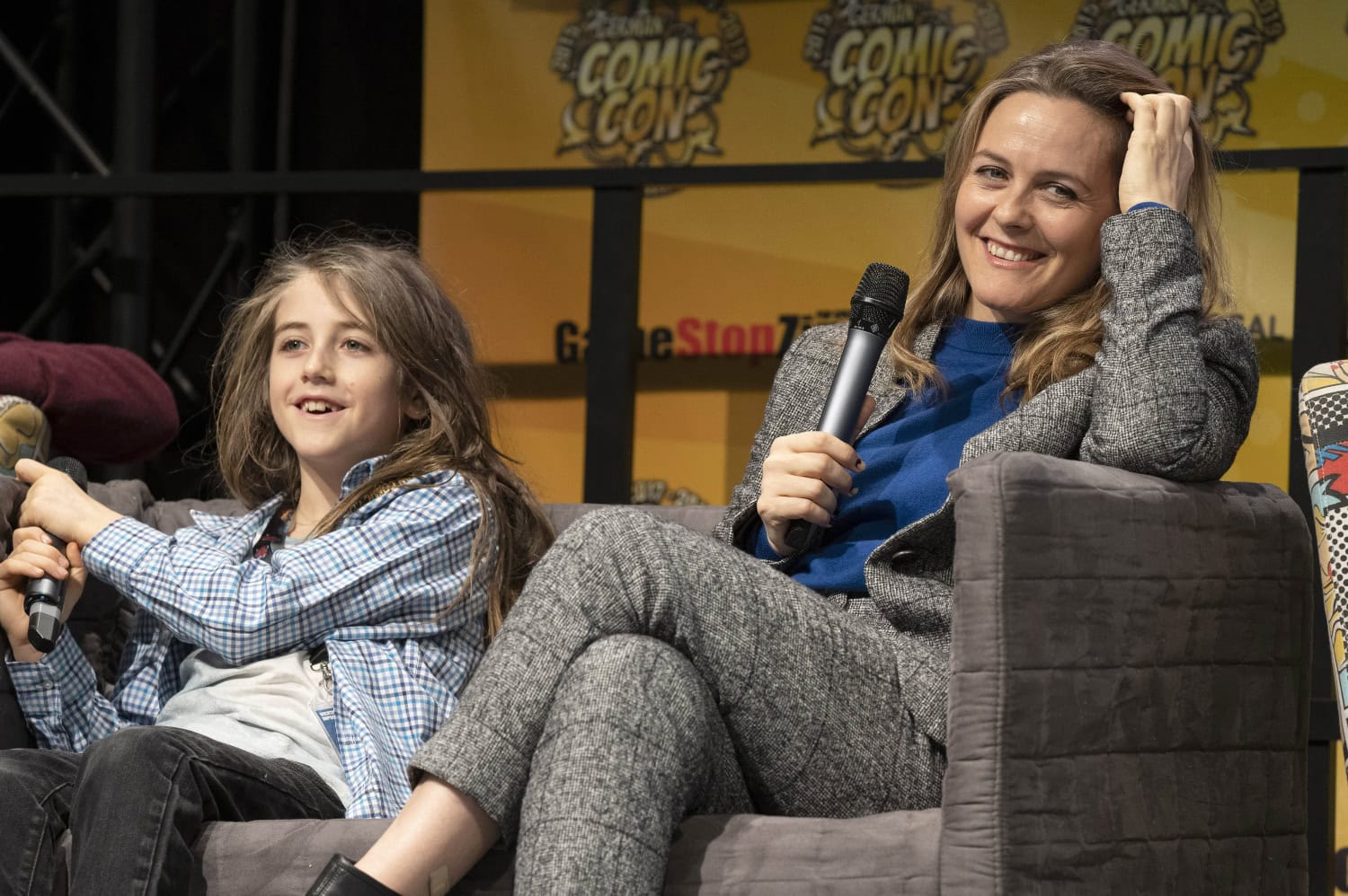 Alicia Silverstone yhdessä Bear-poikansa kanssa