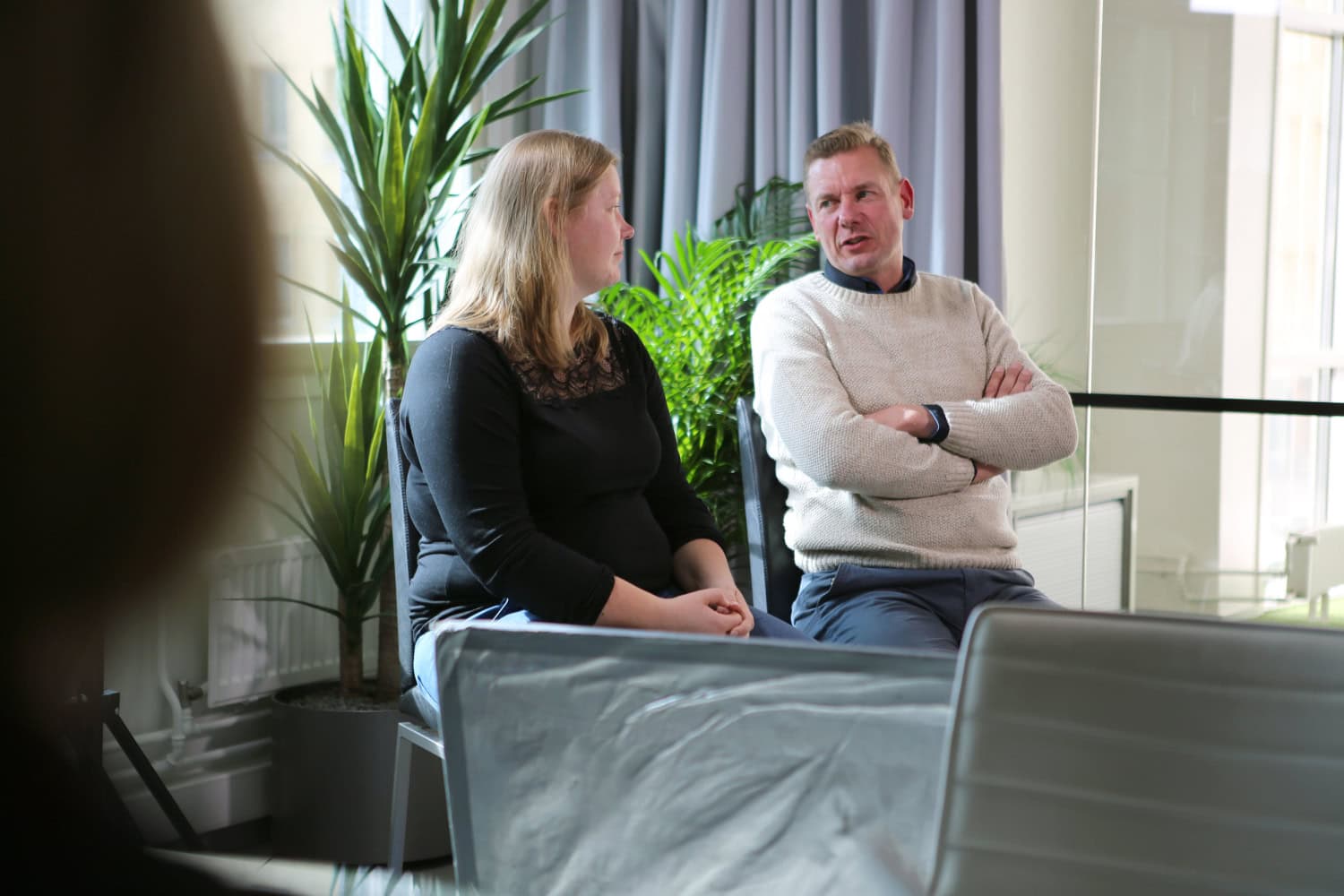 Riina ja Ari hakevat apua ongelmiinsa.